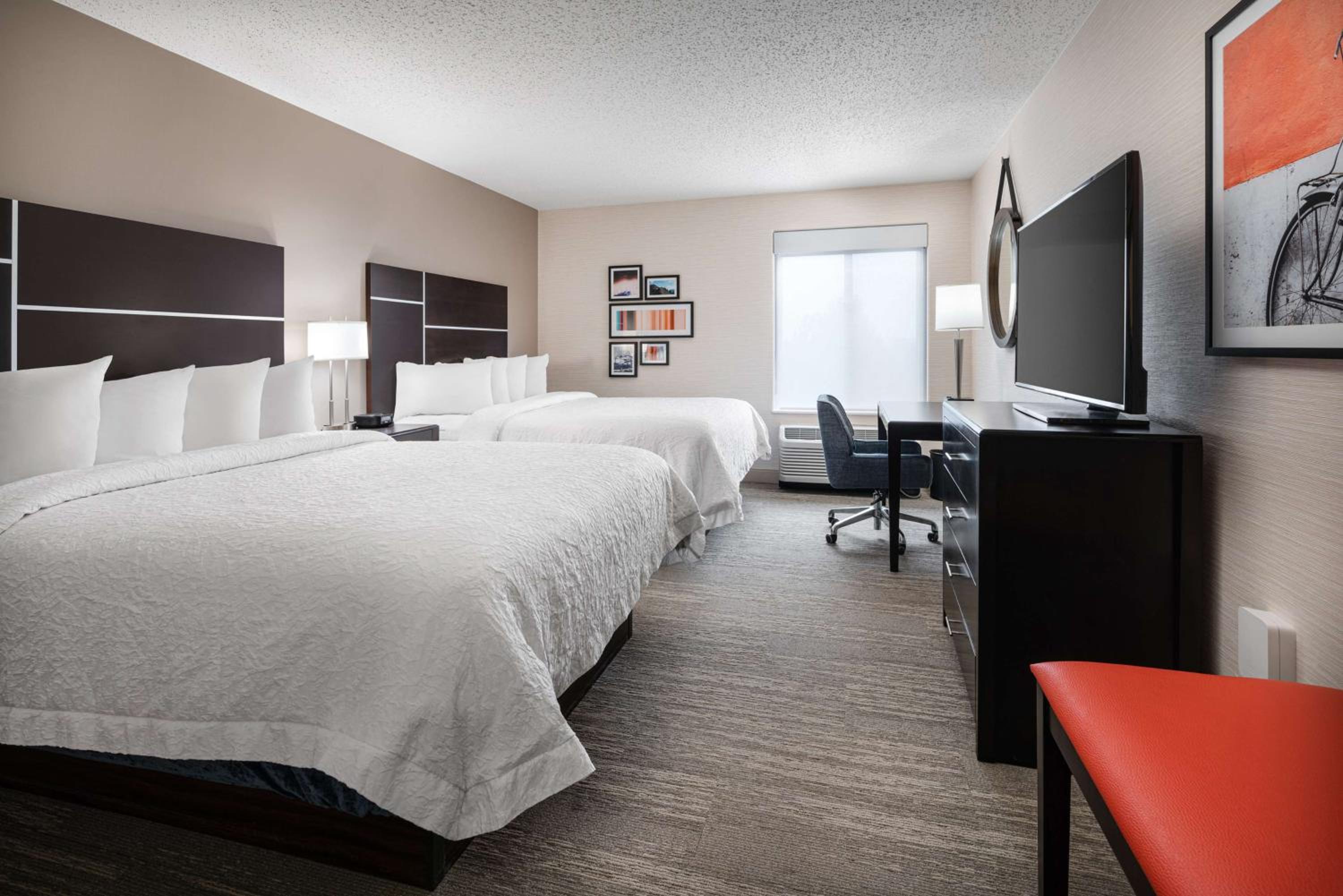 Room with Two Queen Beds - Non-Smoking - Photo 1