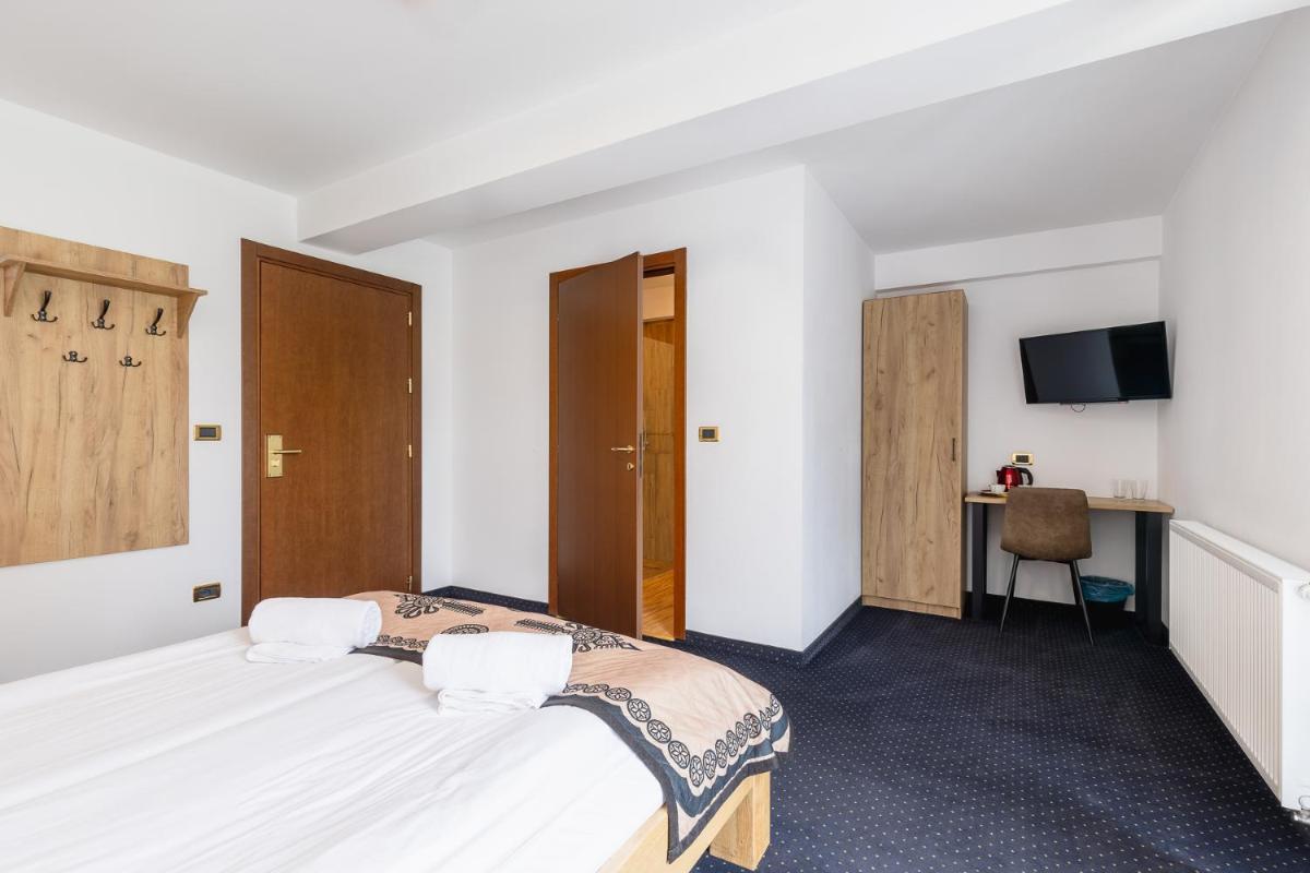Double Room with Mountain View photo 2