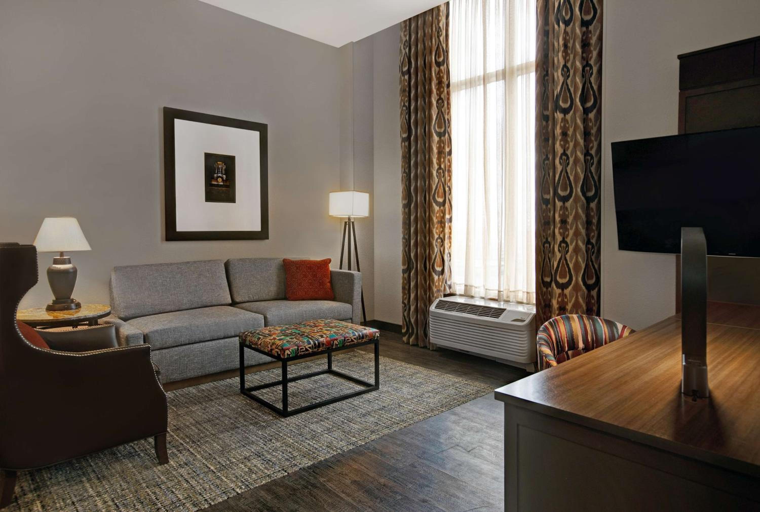 King Studio Suite with Sofa Bed - Non-Smoking