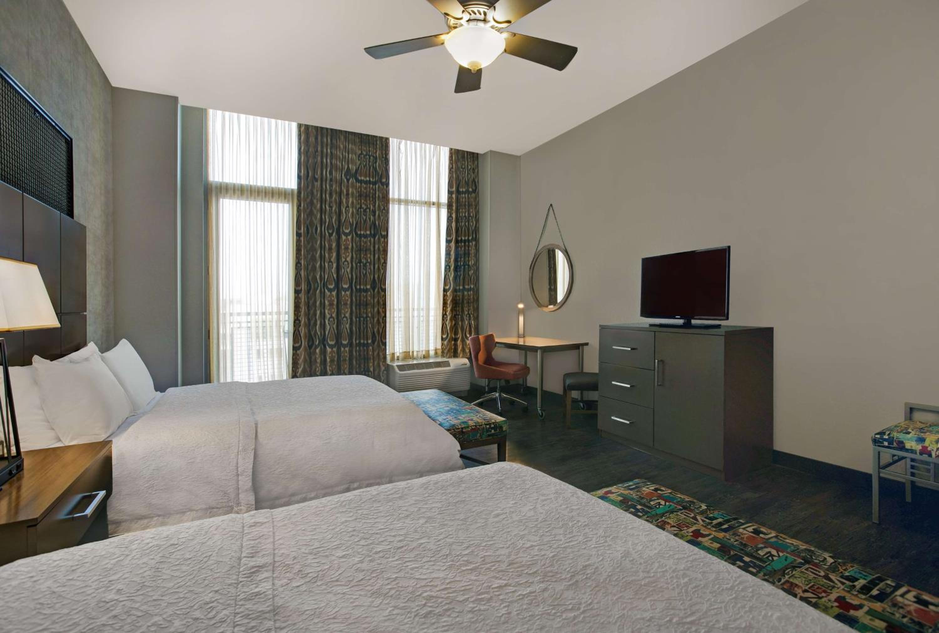 Queen Room with Two Queen Beds with Balcony and Bath Tub - Hearing Accessible/Non-Smoking