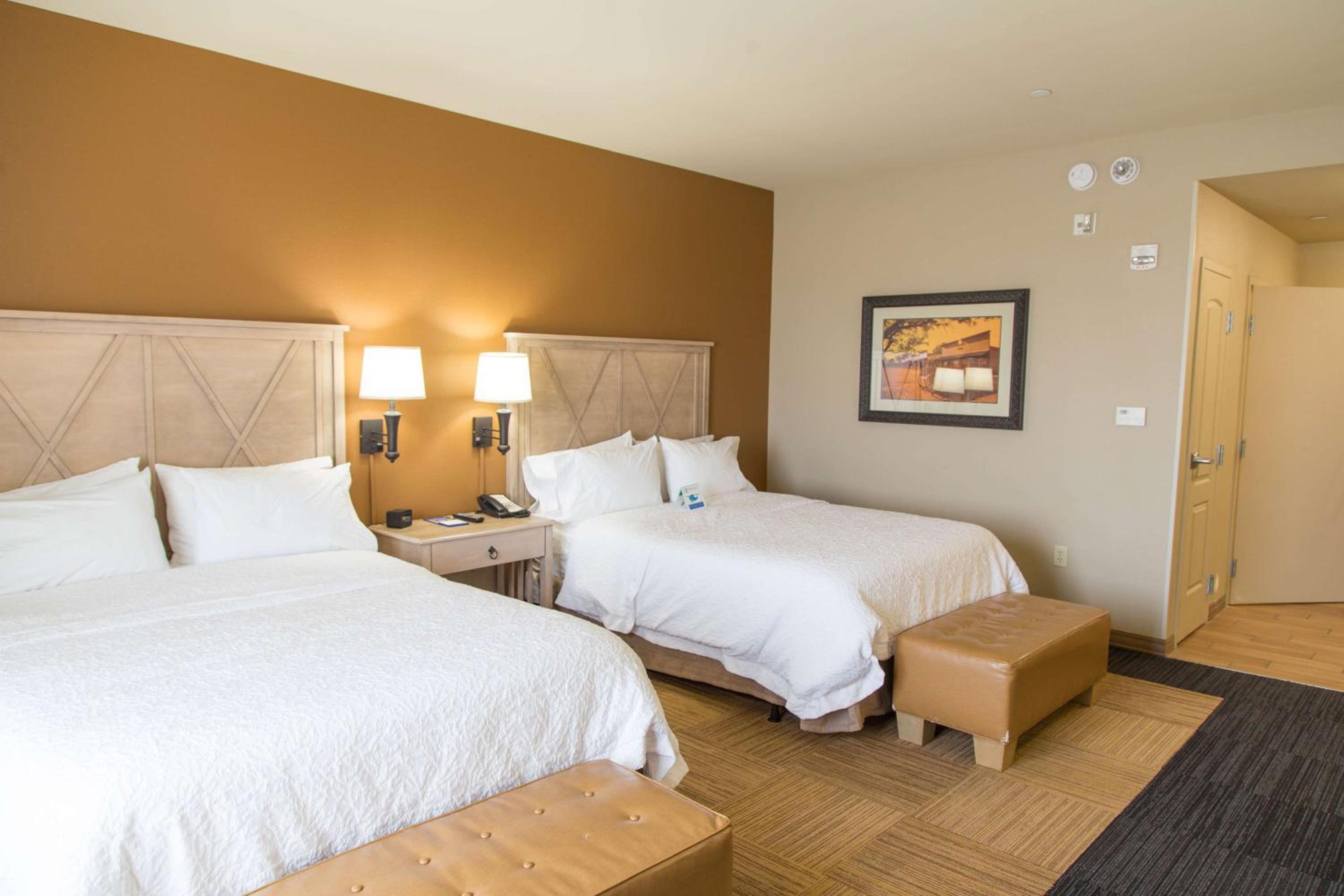Queen Room with Two Queen Beds - Mobility and Hearing Access/Non-Smoking - Photo 3