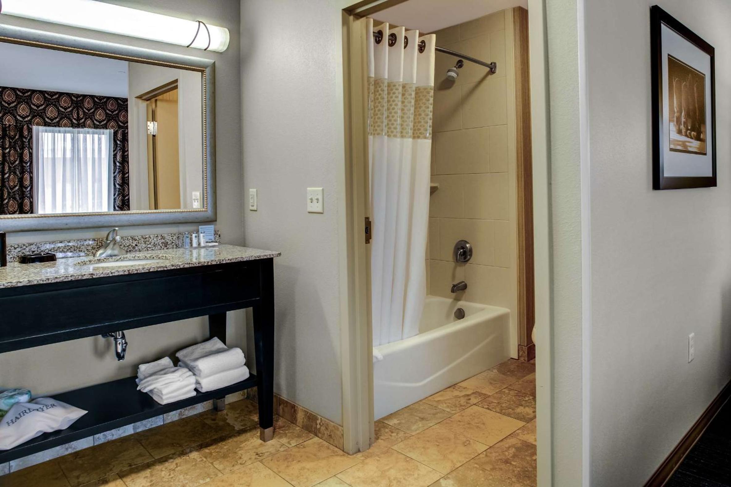 King Studio Suite - Non-Smoking - Photo 6