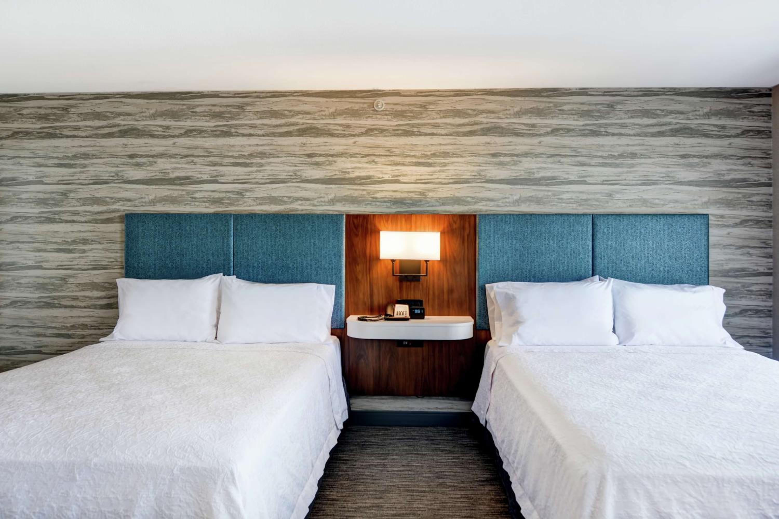Queen Room with Two Queen Beds - Mobility and Hearing Access/Non-Smoking - Photo 2