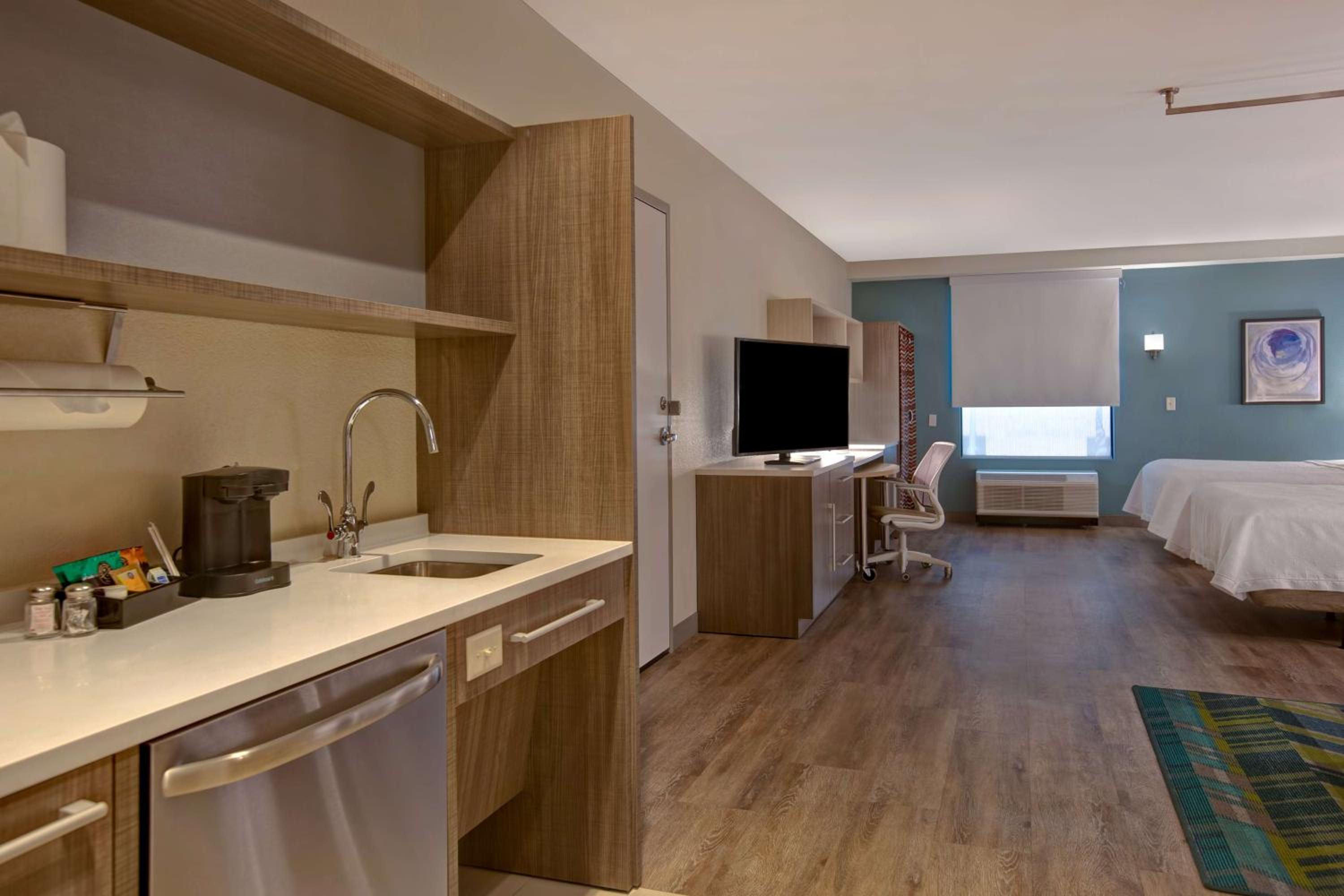 Studio Suite with Two Queen Beds - Hearing Access/Non-Smoking - Photo 4