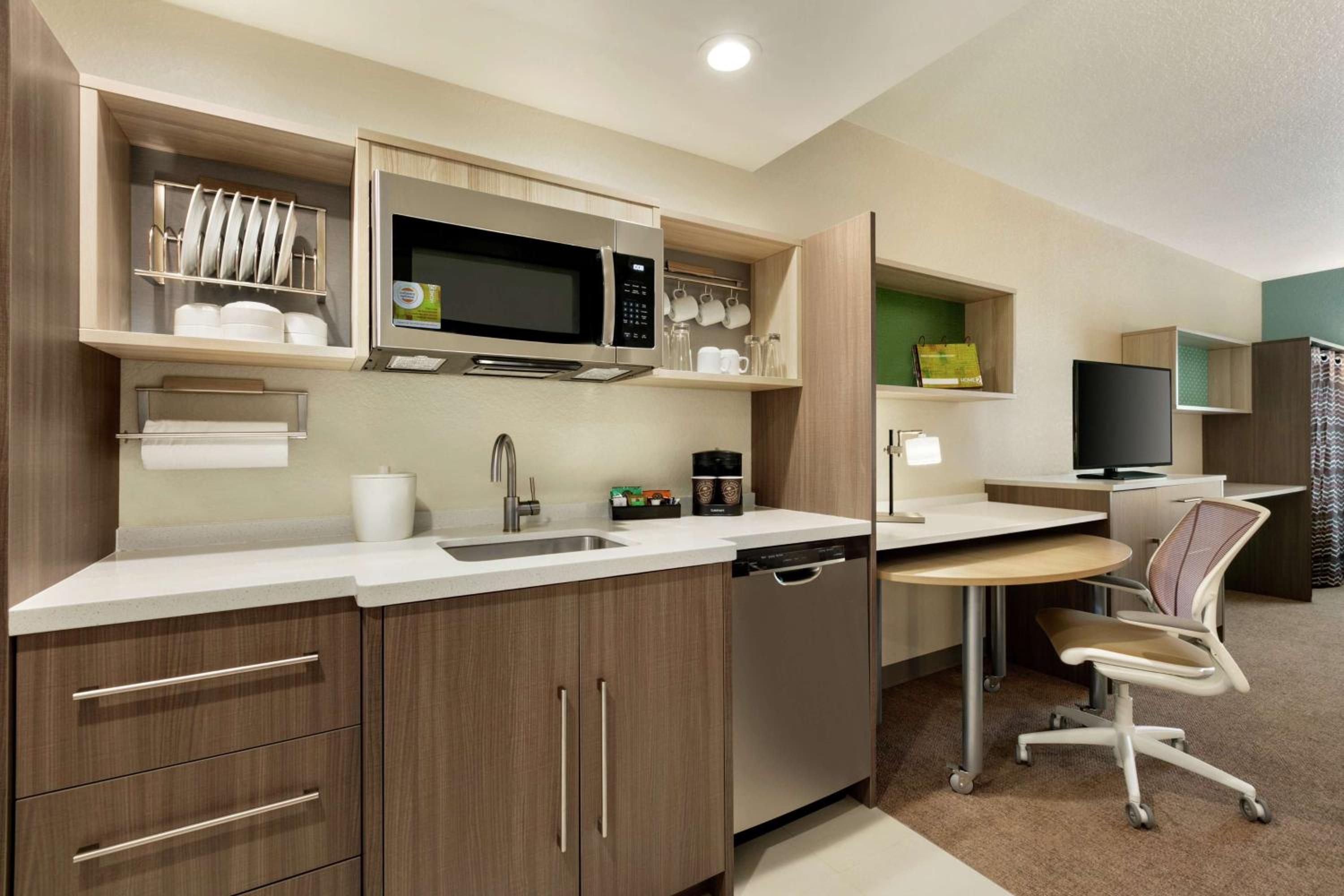 One-Bedroom King Suite - Non-Smoking