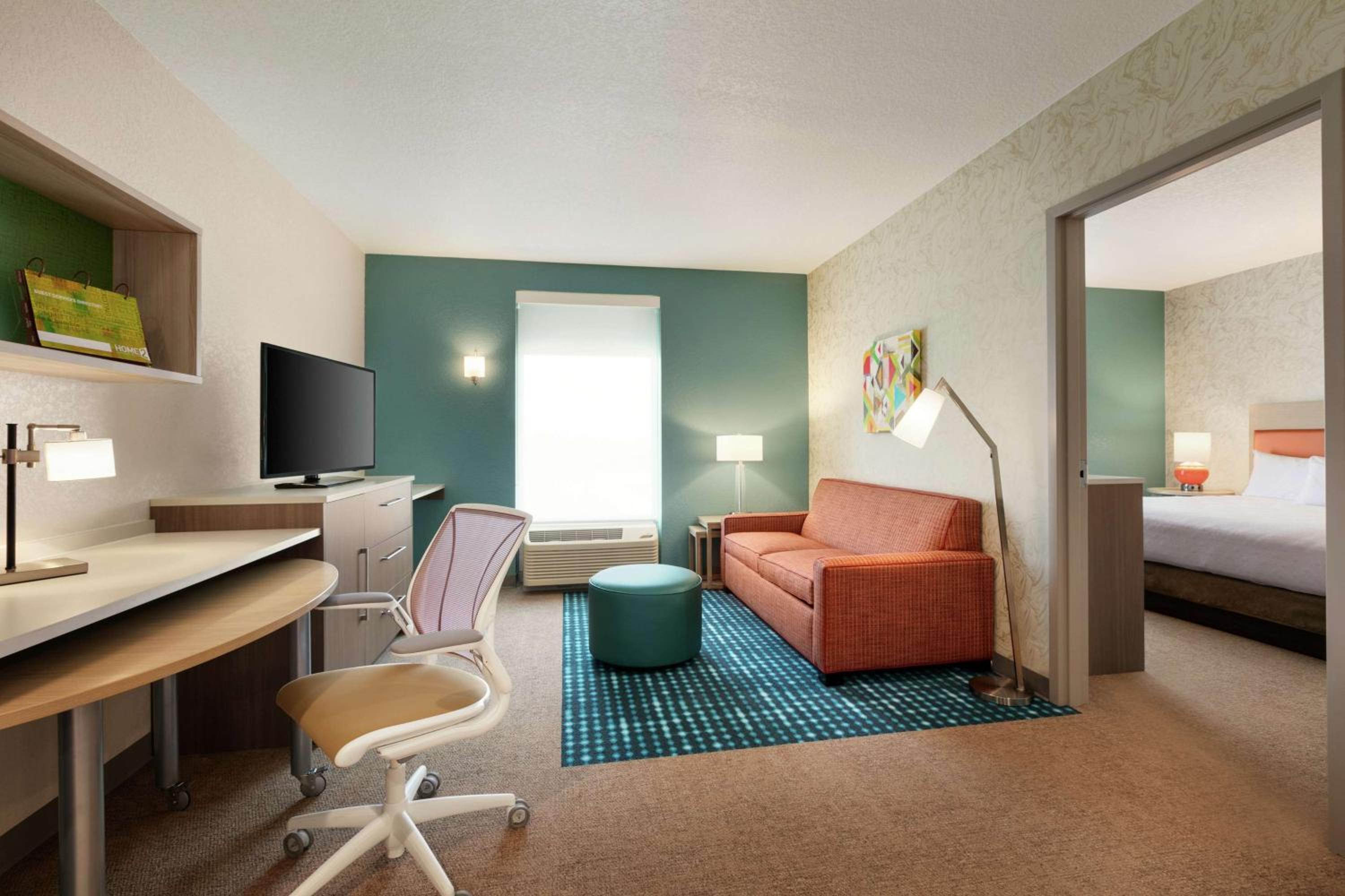 King Suite - Hearing Access/Non-Smoking photo 2
