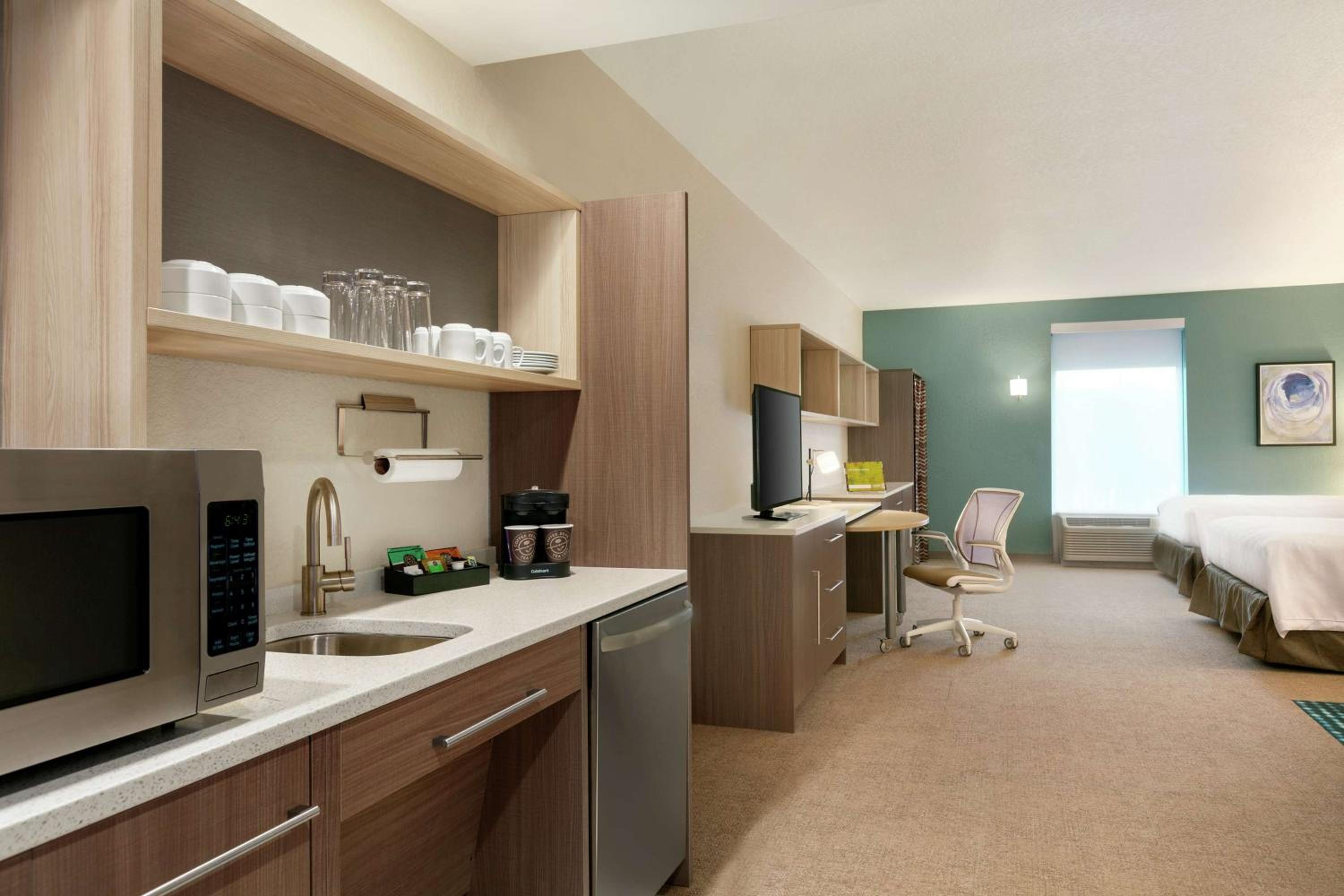 Studio Suite with Two Queen Beds - Hearing Access/Non-Smoking photo 2