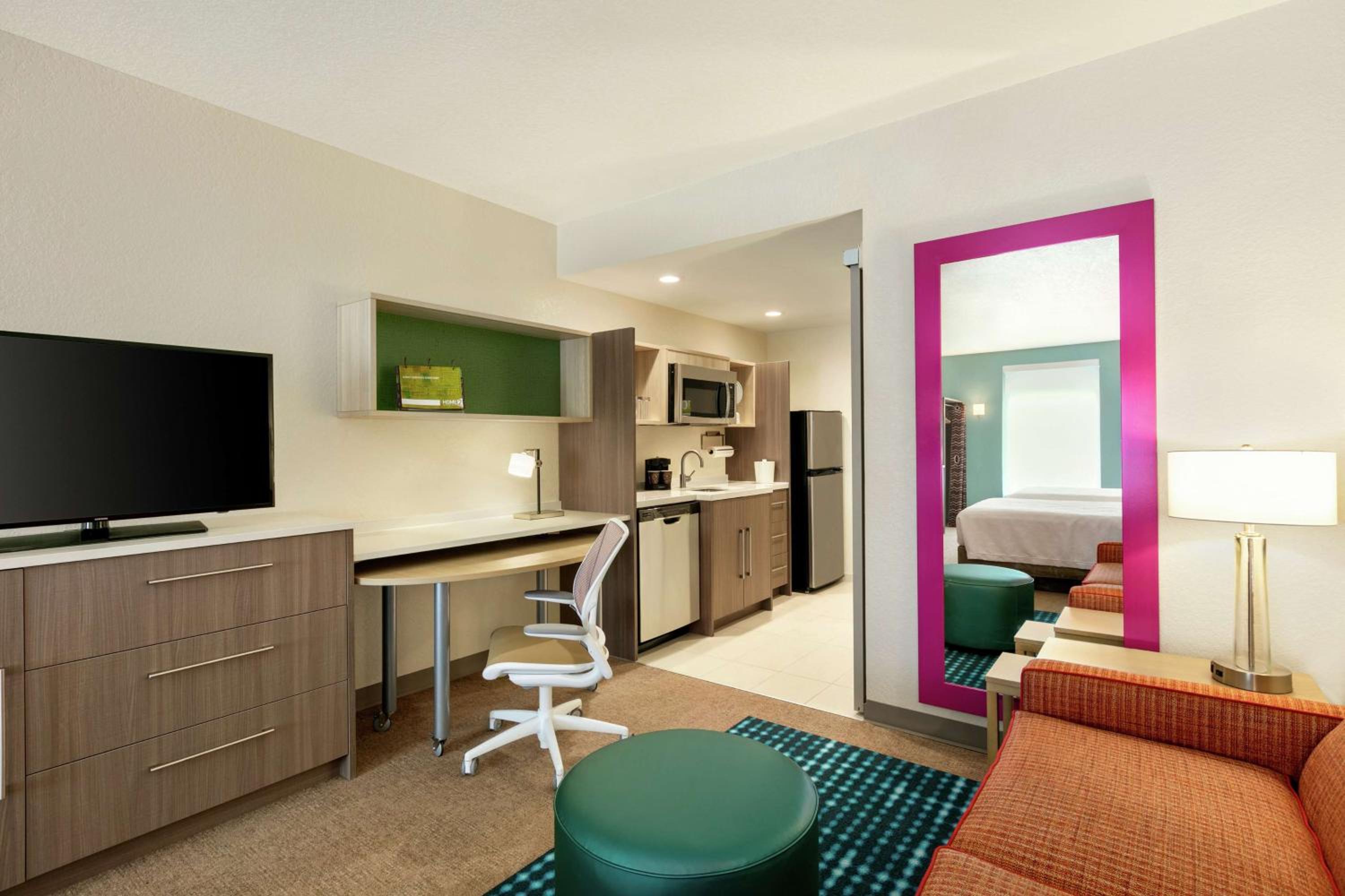 Queen Studio with Two Queen Beds - Non-Smoking