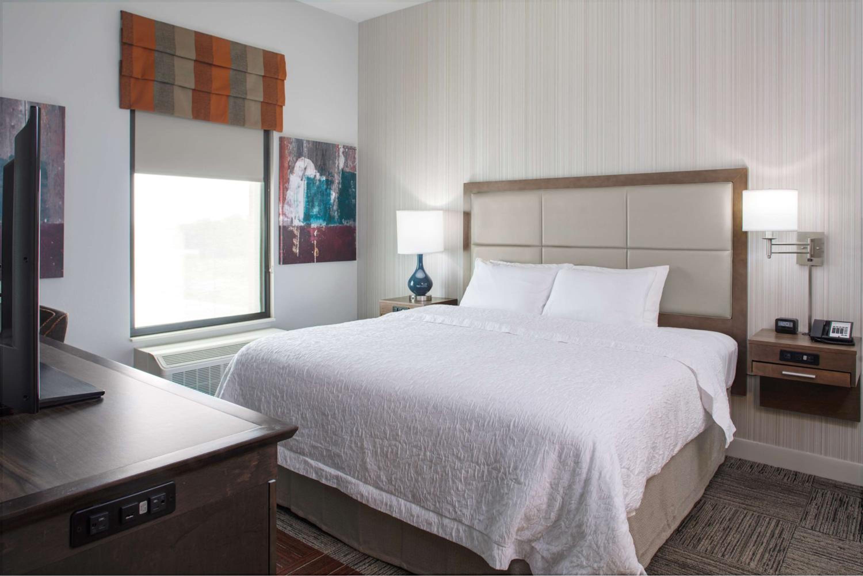 King Room with Sofa Bed- Non-Smoking