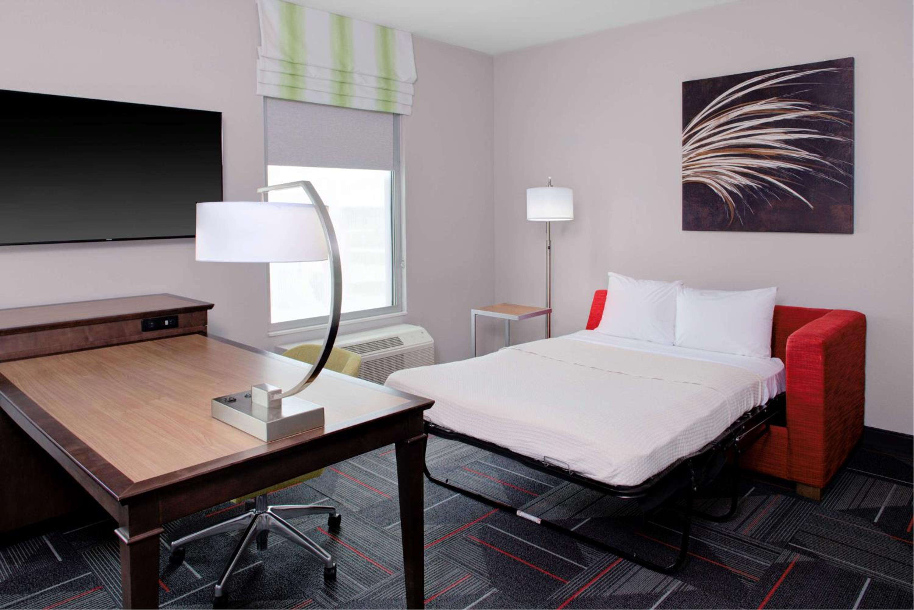 King Room with Sofa Bed - Non-Smoking photo 3