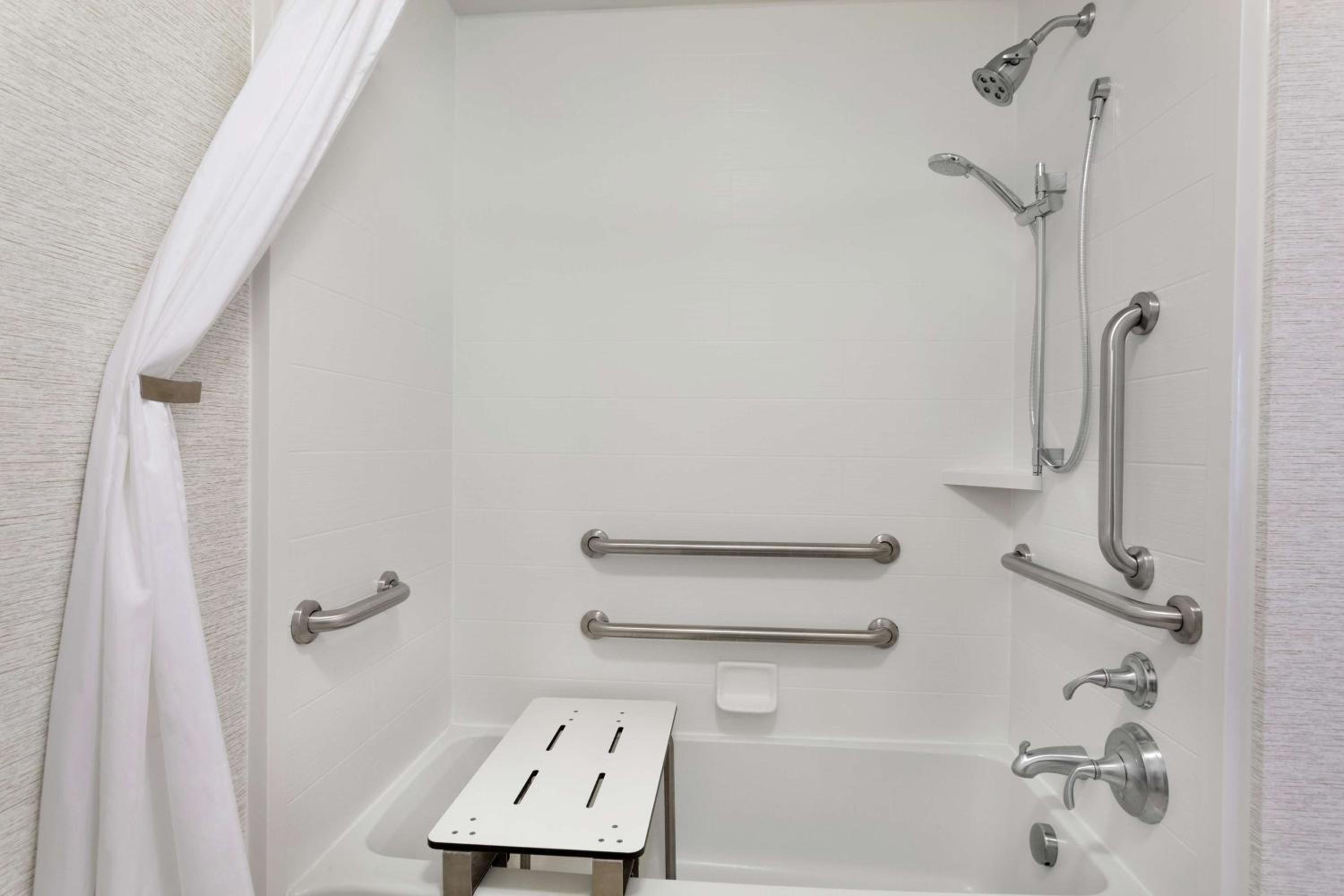 Queen Studio with Two Queen Beds - Mobility and Hearing Access/Non-Smoking