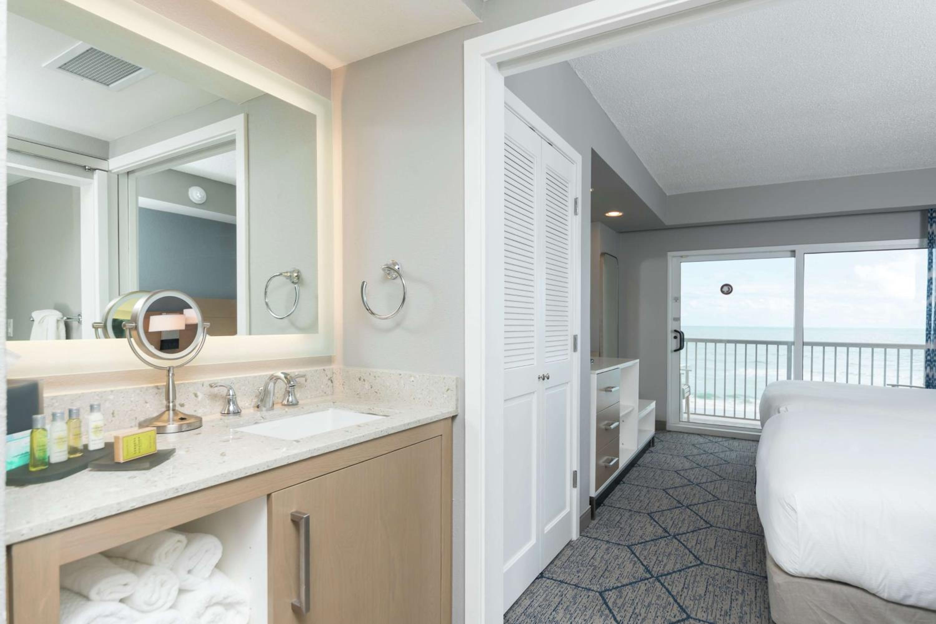 Queen Suite with Two Queen Beds and Ocean View