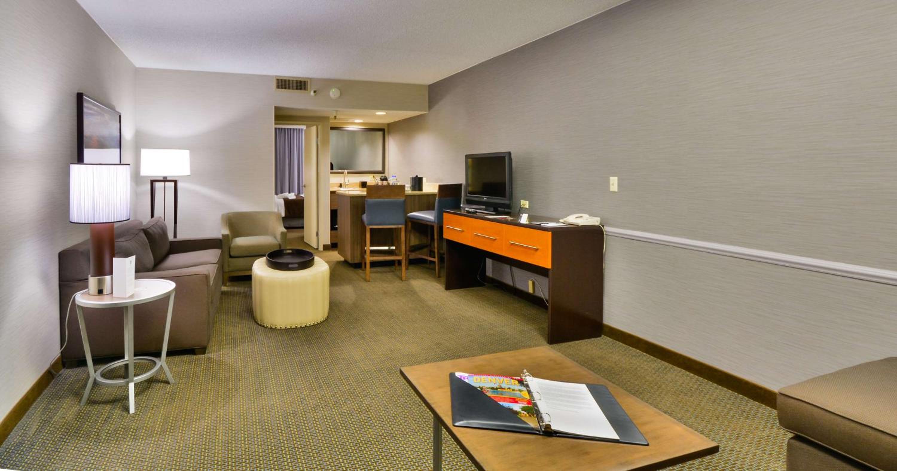 Corner King Suite - Photo 1