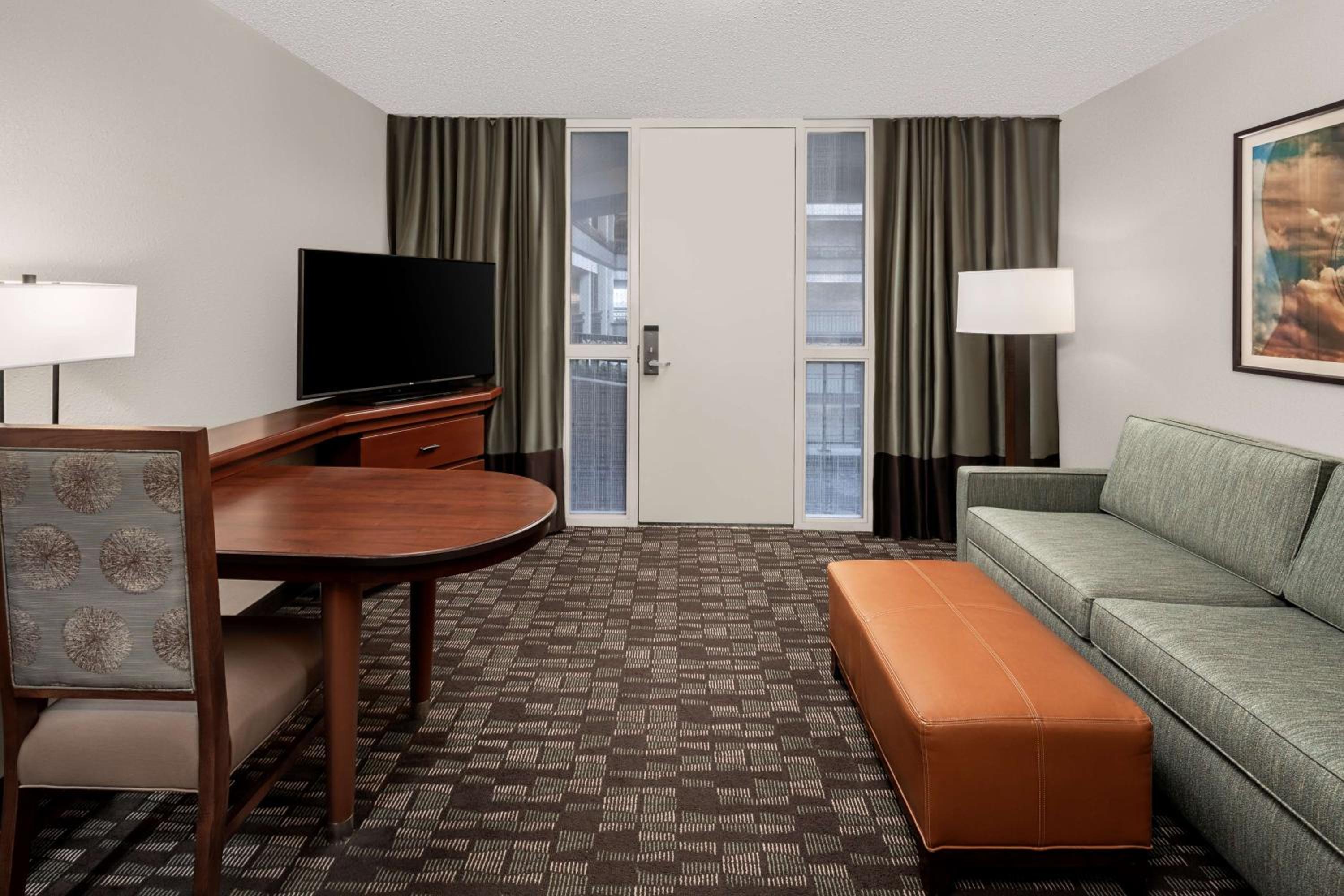Two-Room King Suite - Non-Smoking - Photo 5