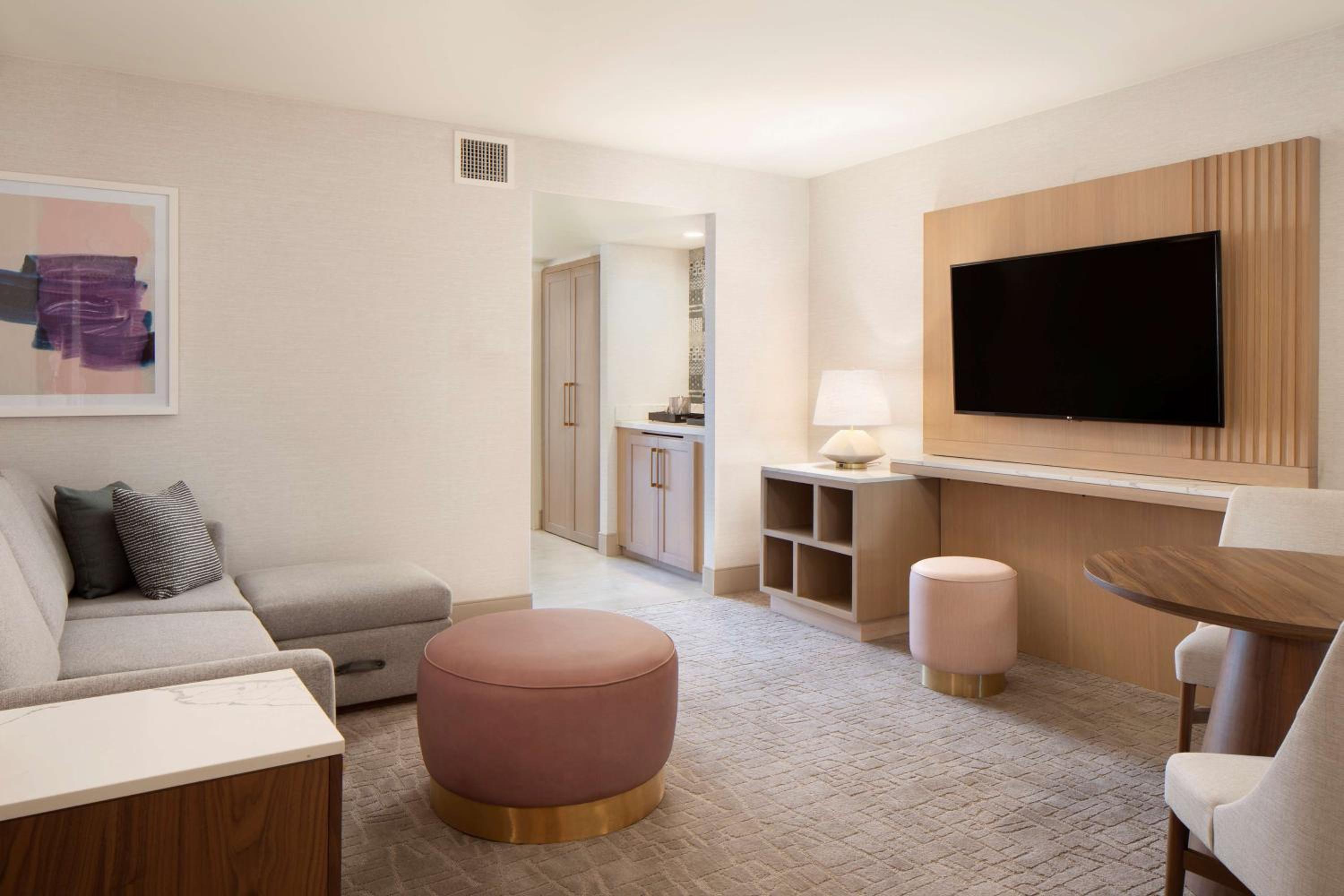 One-Bedroom Suite with Two Double Beds - Hearing Accessible
