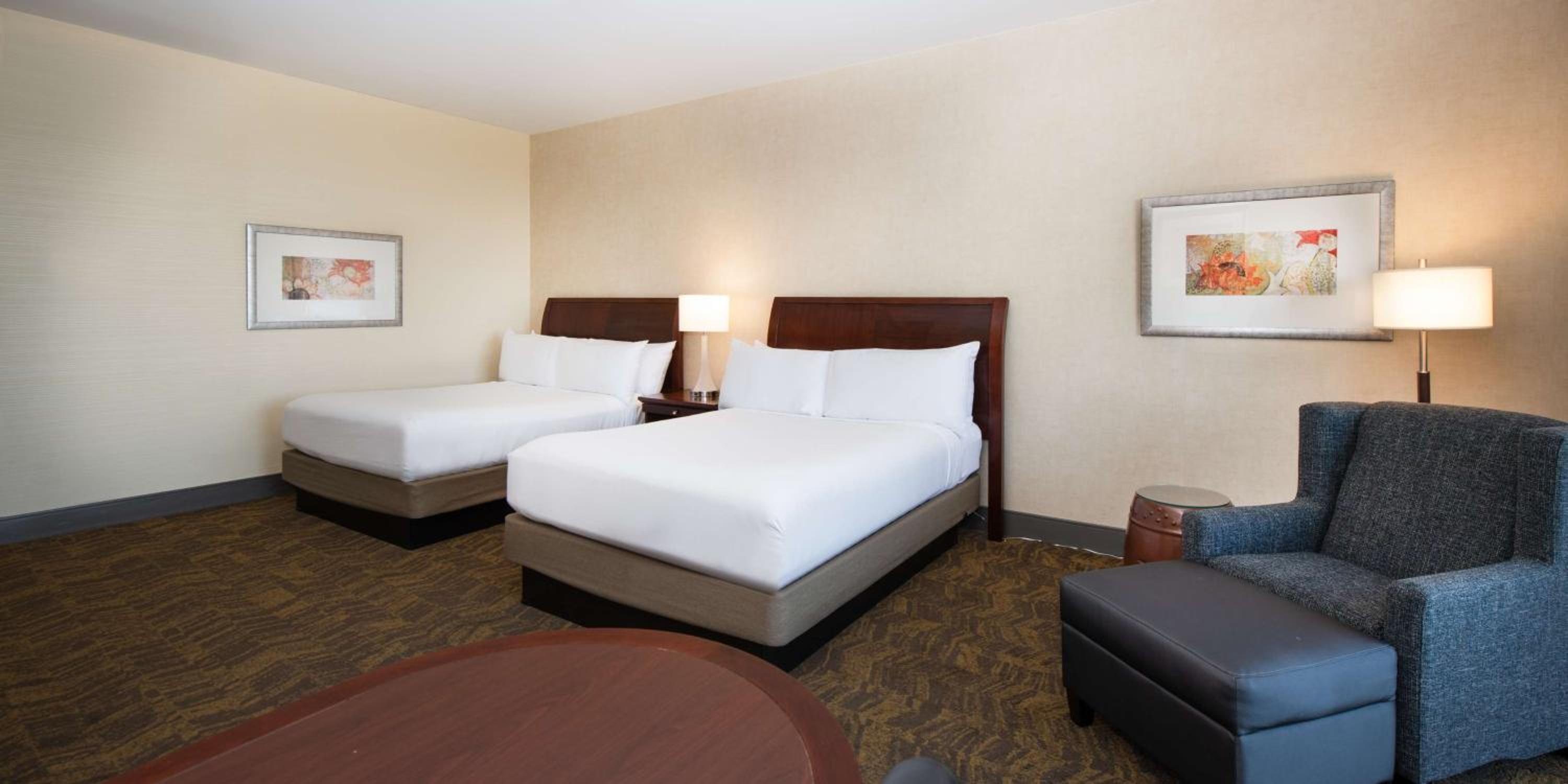 Queen Room with Two Queen Beds and Bath Tub - Mobility Accessible - Photo 3