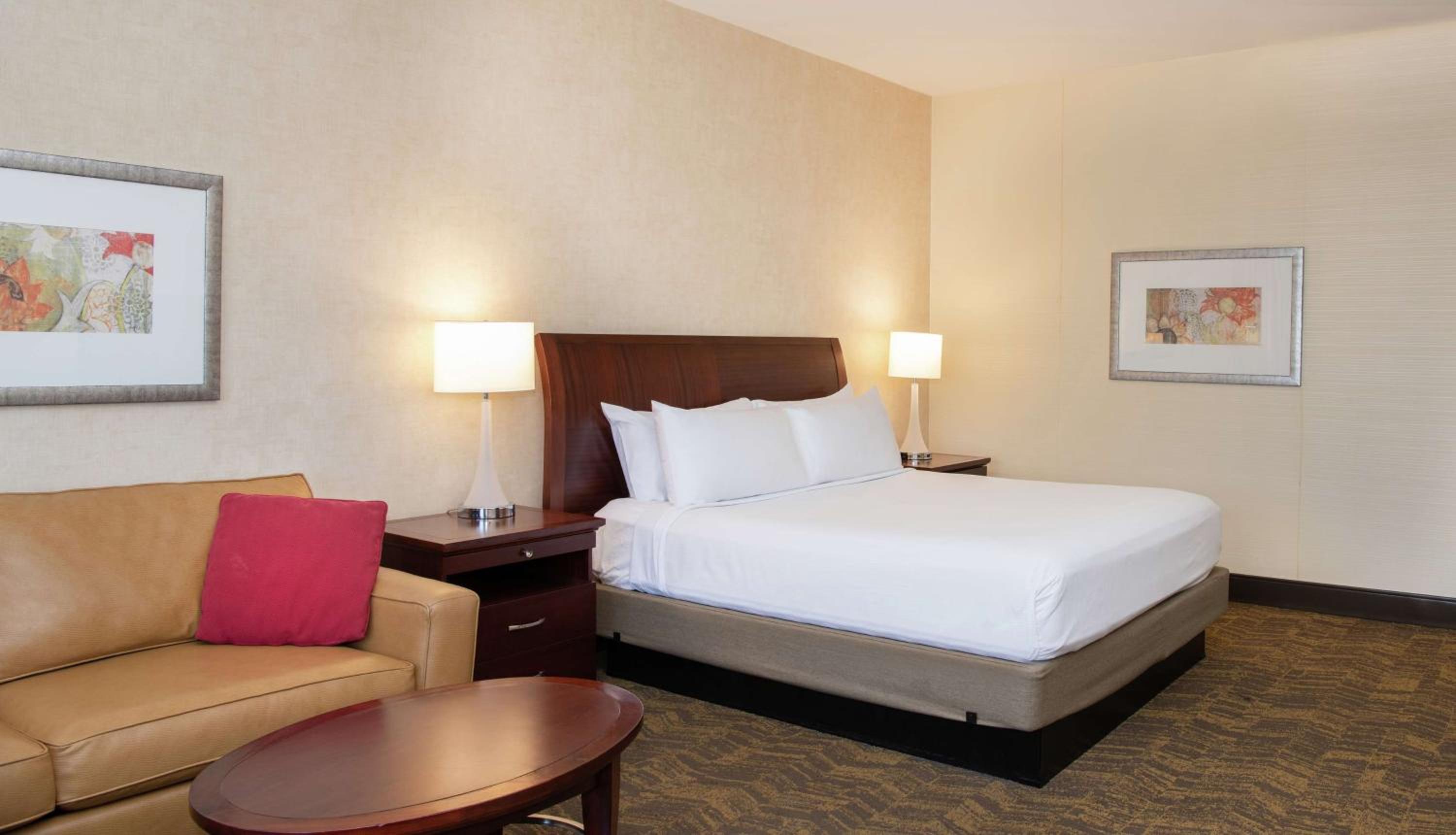 Superior King Room with Sofa Bed - Photo 3
