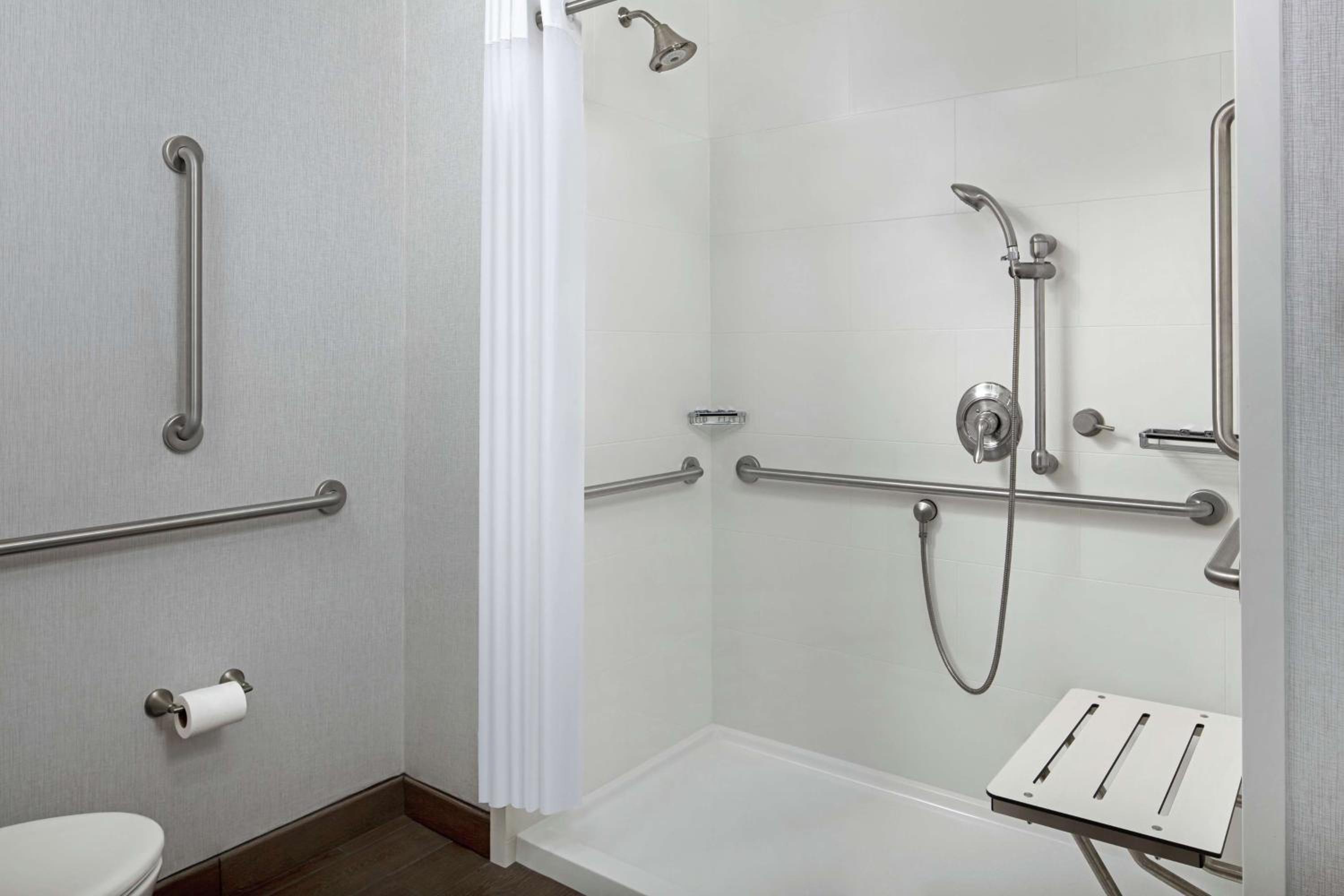King Room - Hearing Access/Non-Smoking photo 3