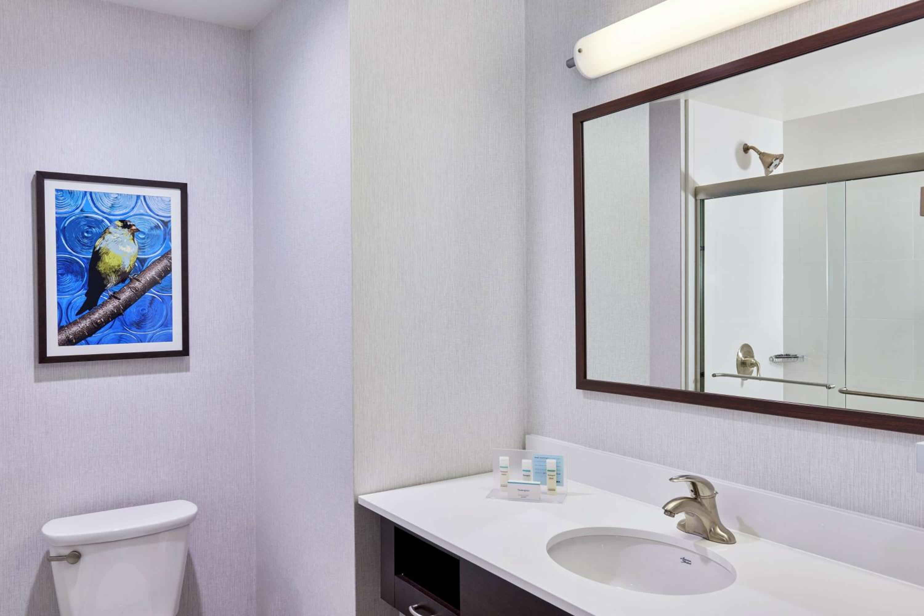 King Room - Hearing Access/Non-Smoking photo 2