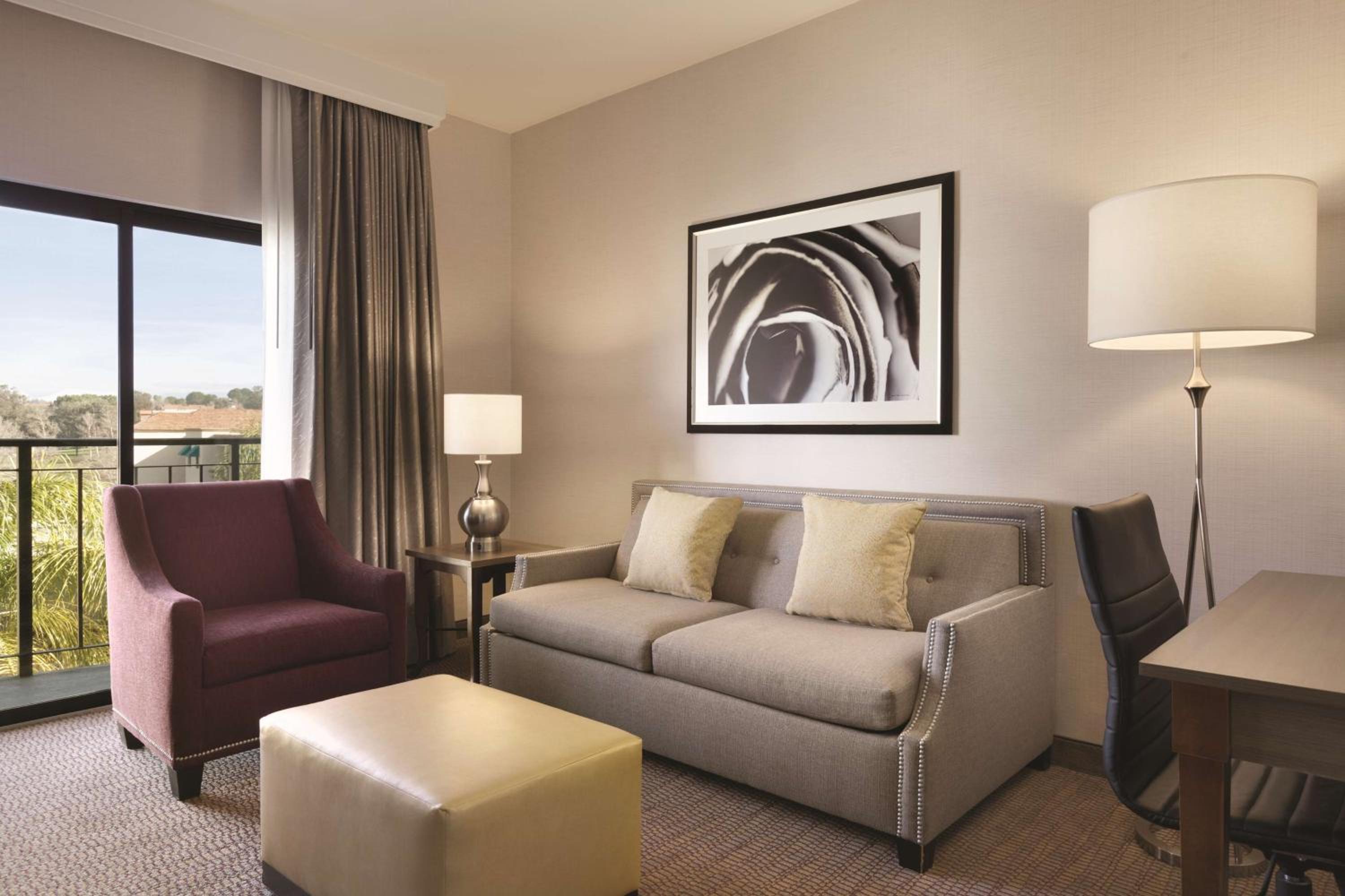 King Suite with Pool View - Non-Smoking - Photo 2