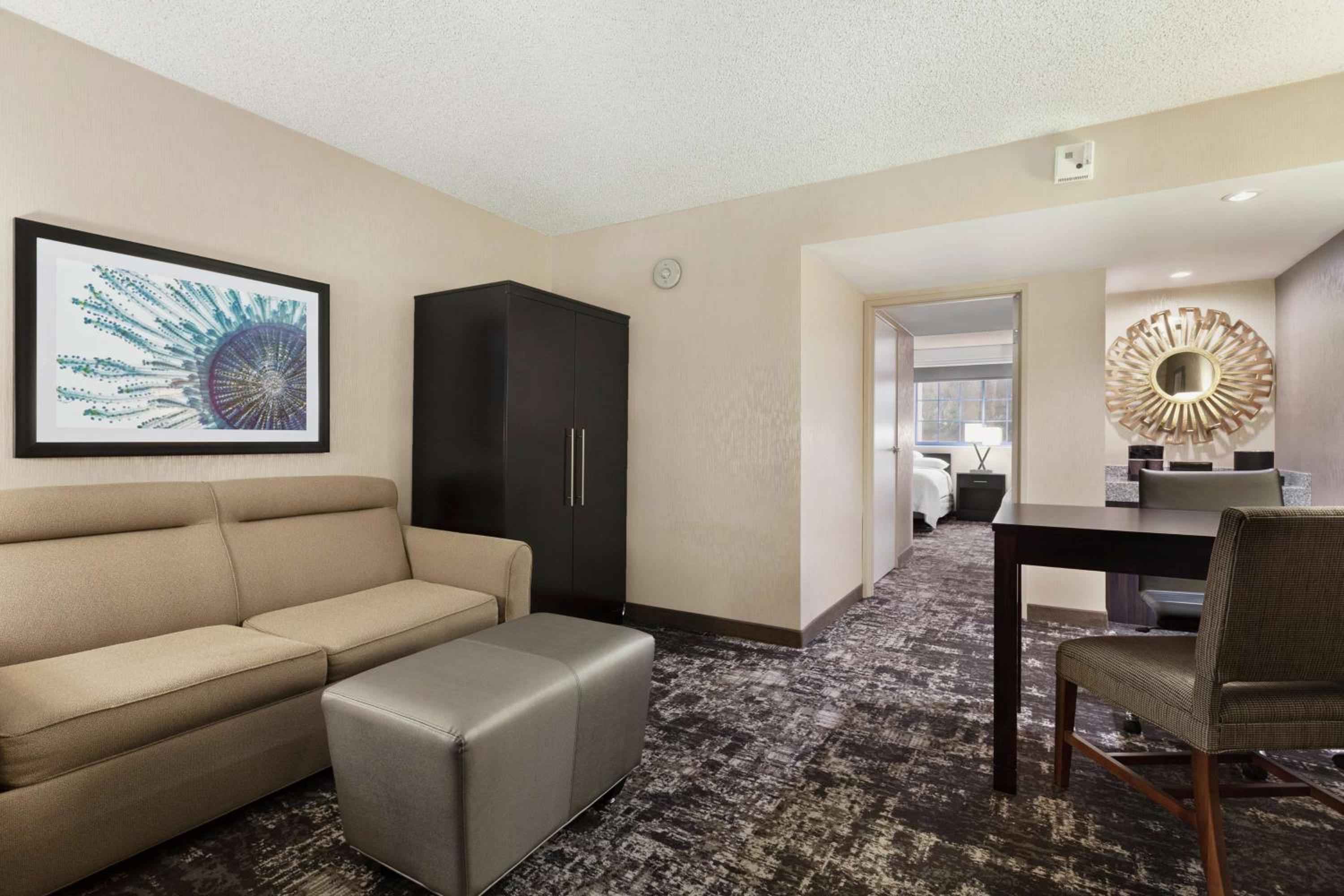 Queen Suite with Two Queen Beds - Mobility and Hearing Access - Photo 5