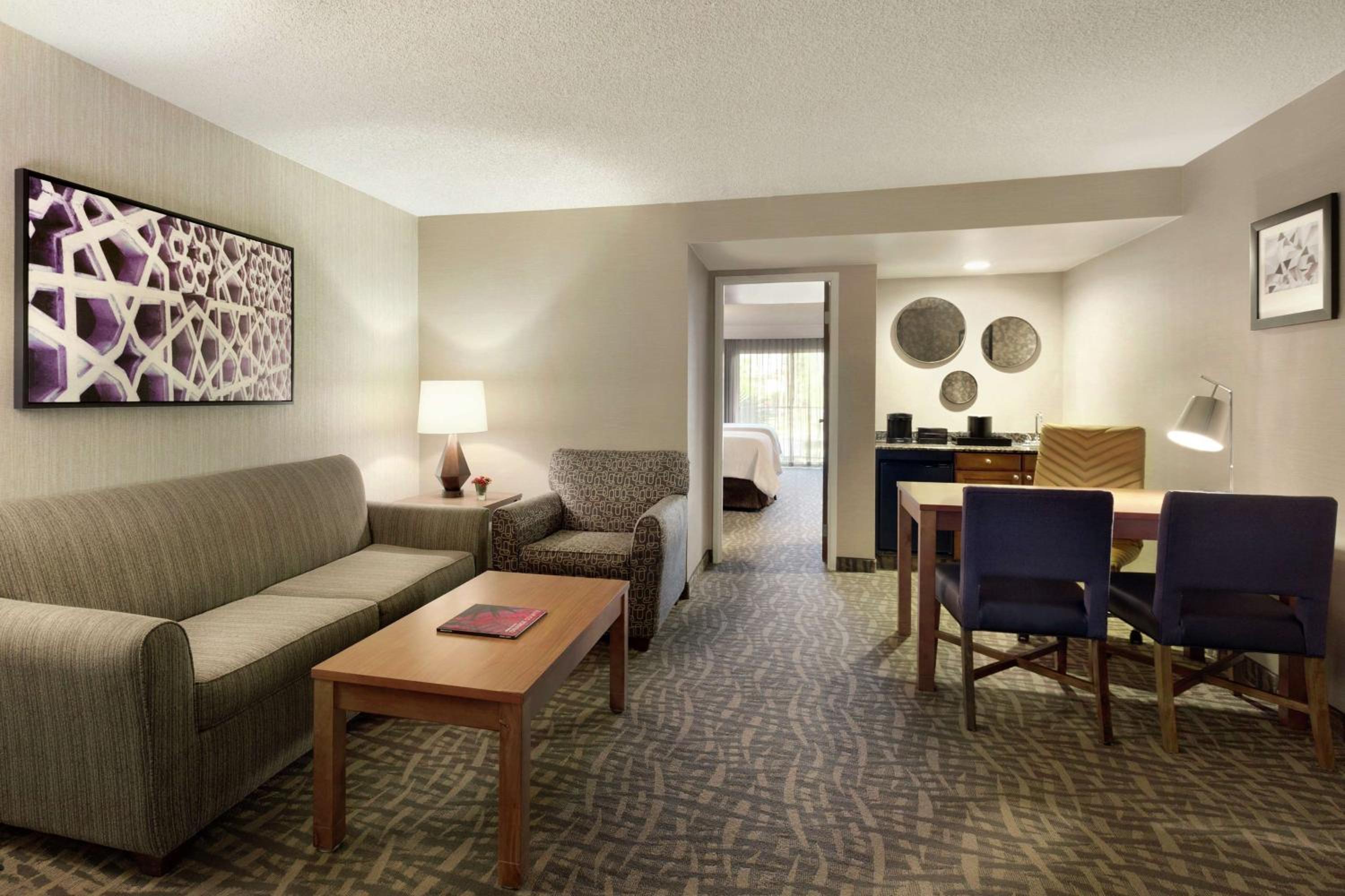 Suite with Two Queen Beds - Non-Smoking - Photo 3
