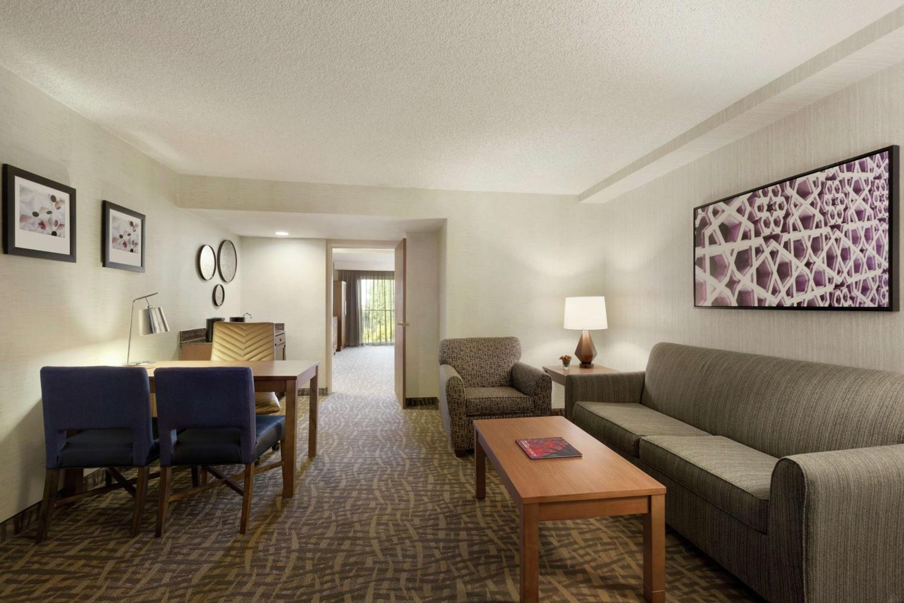 Two-Room King Suite - Non-Smoking - Photo 4