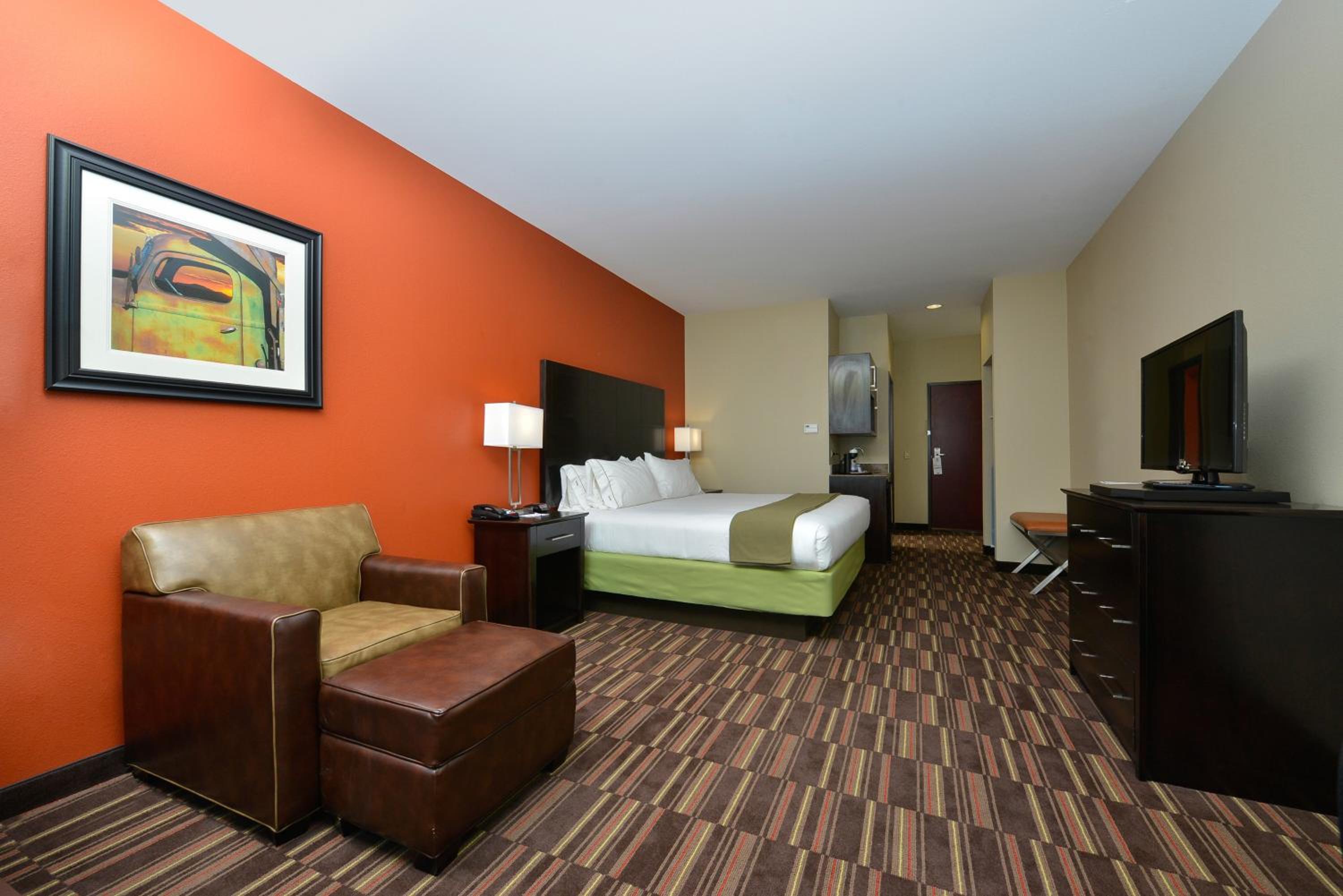 King Room - Mobility Access/Hearing Accessible