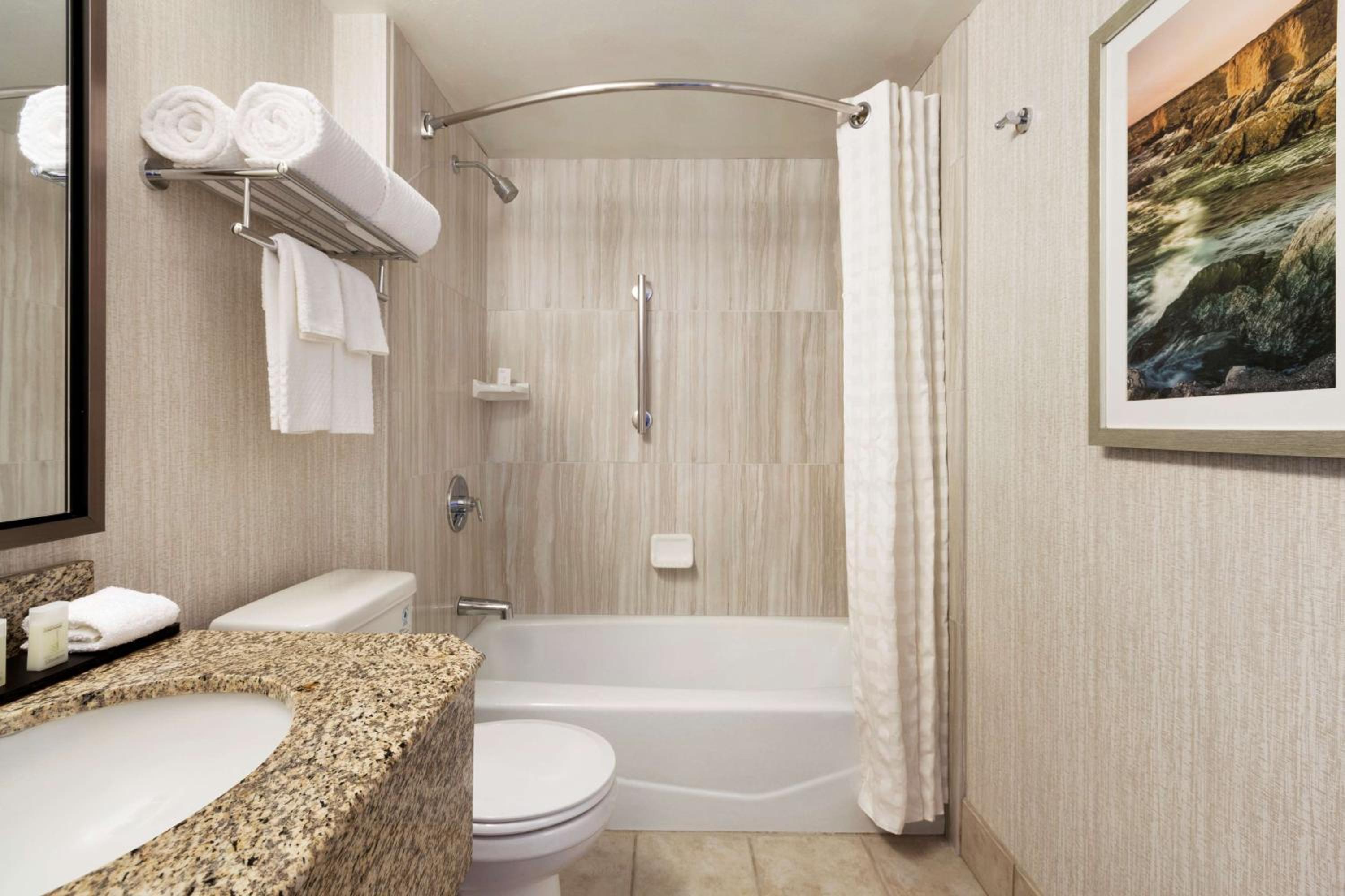 Executive King Suite - Non-Smoking - Photo 2