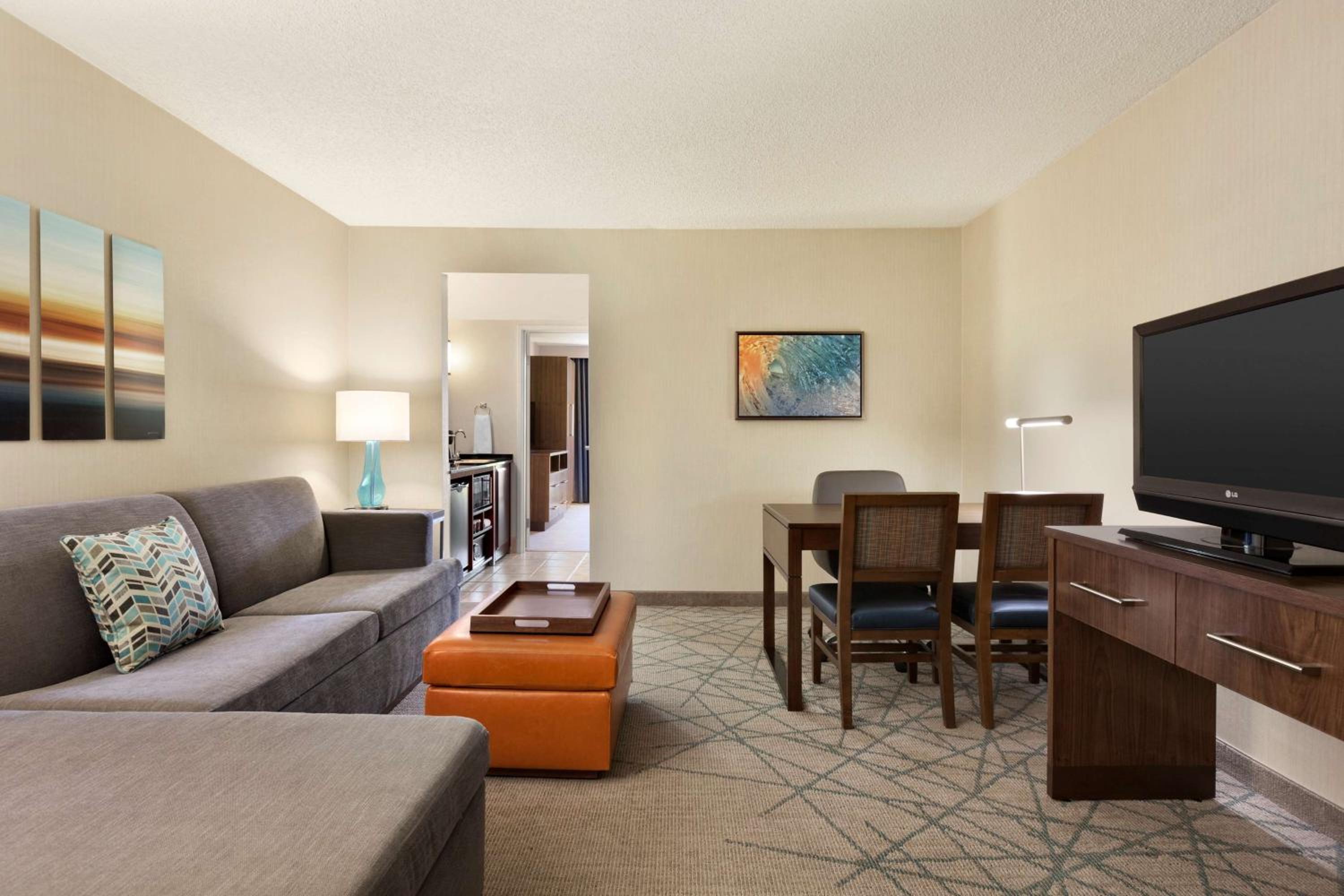 Executive King Suite - Non-Smoking - Photo 5