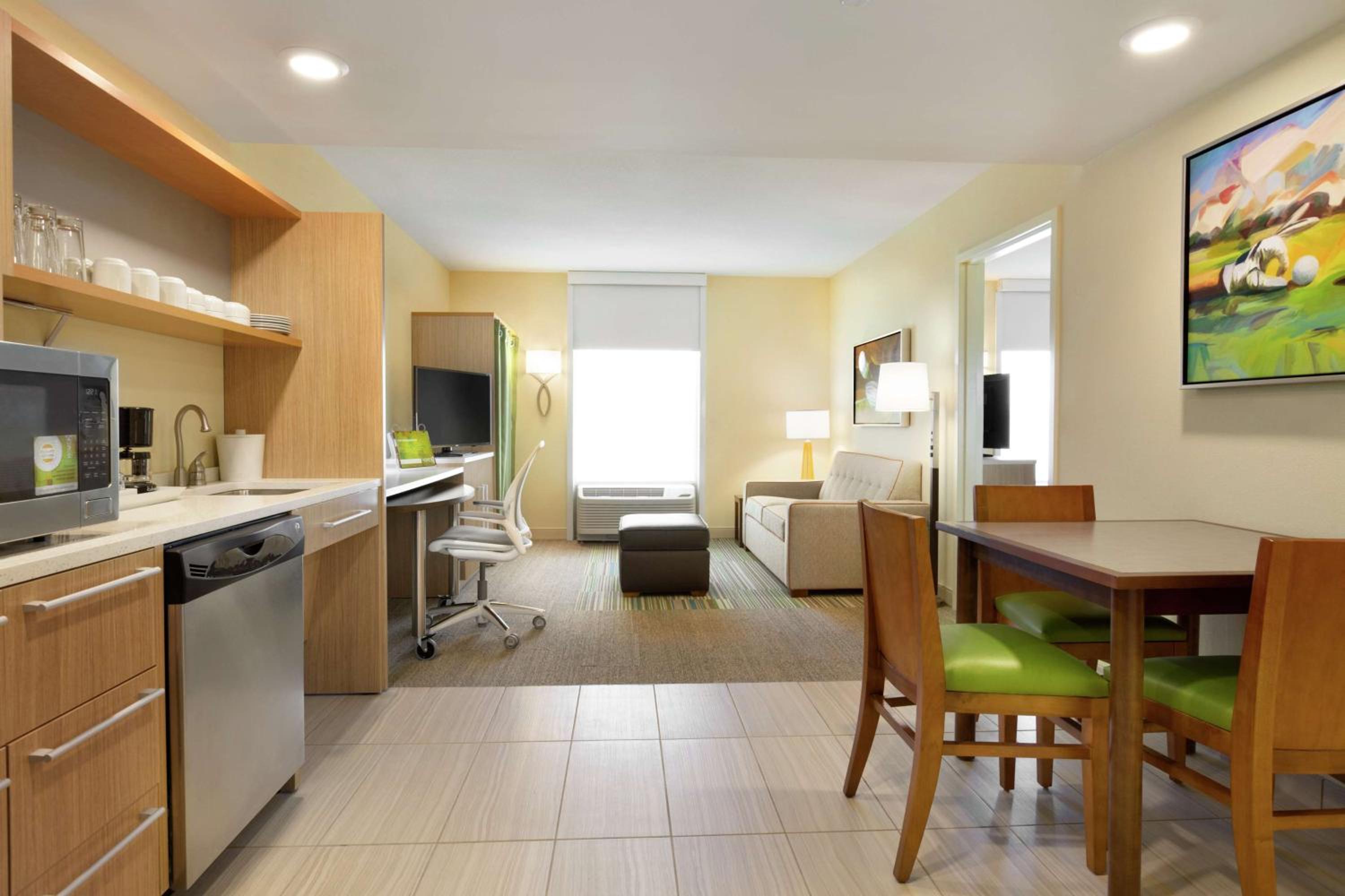 King Suite - Mobility Access/Non-Smoking photo 3