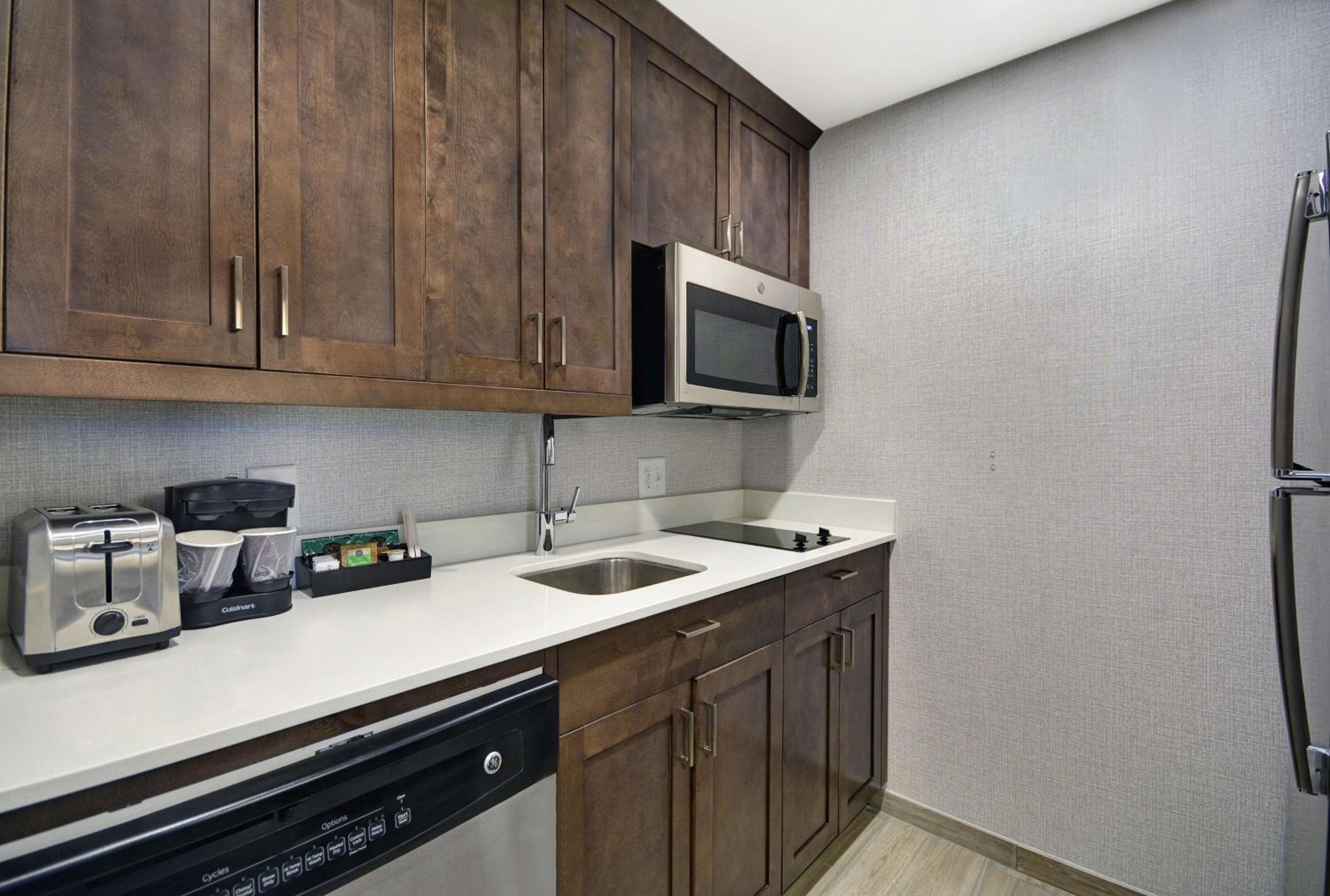 One-Bedroom King Suite - Non-Smoking - Photo 4