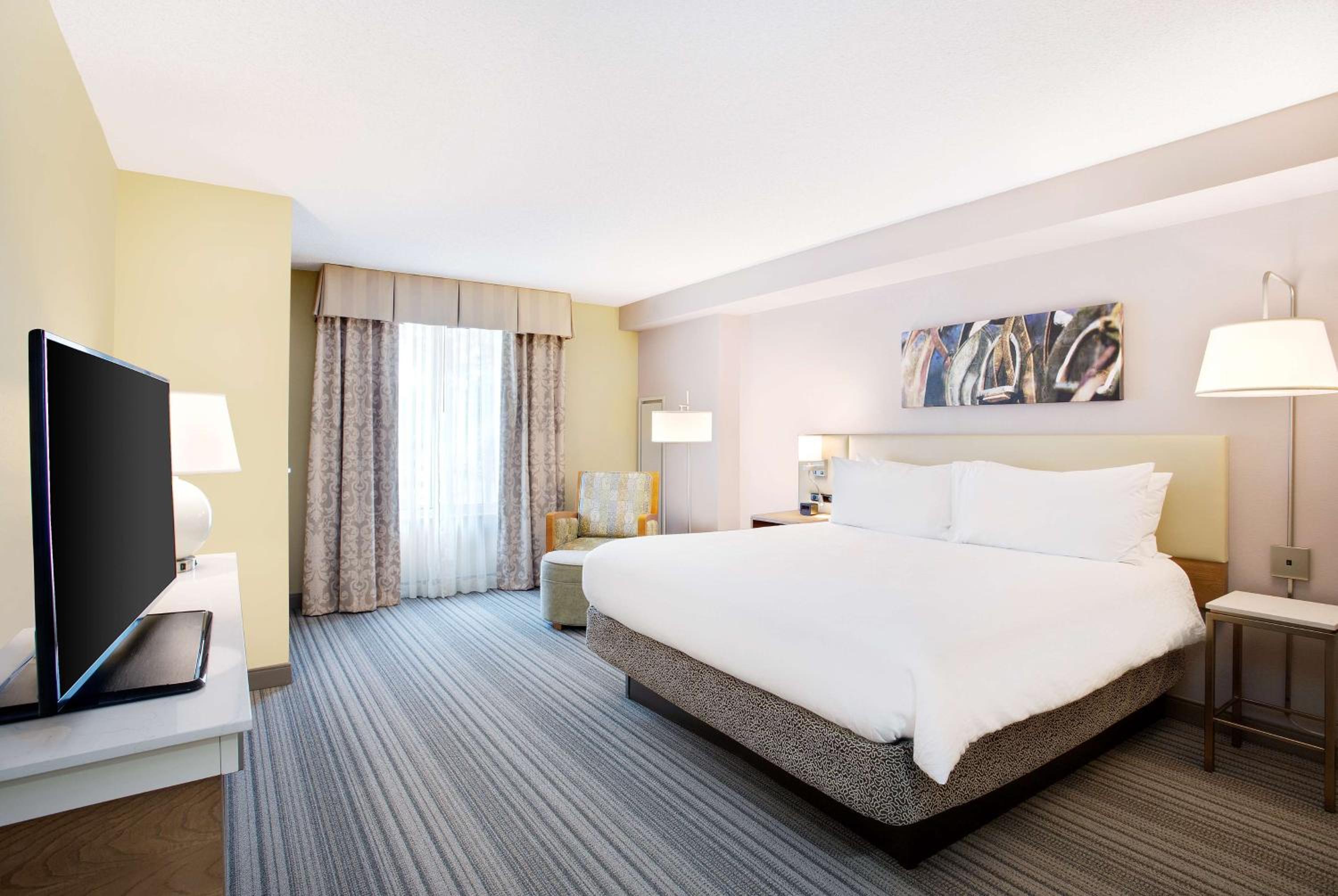 Junior King Suite with Sofa Bed - Non-Smoking - Photo 9