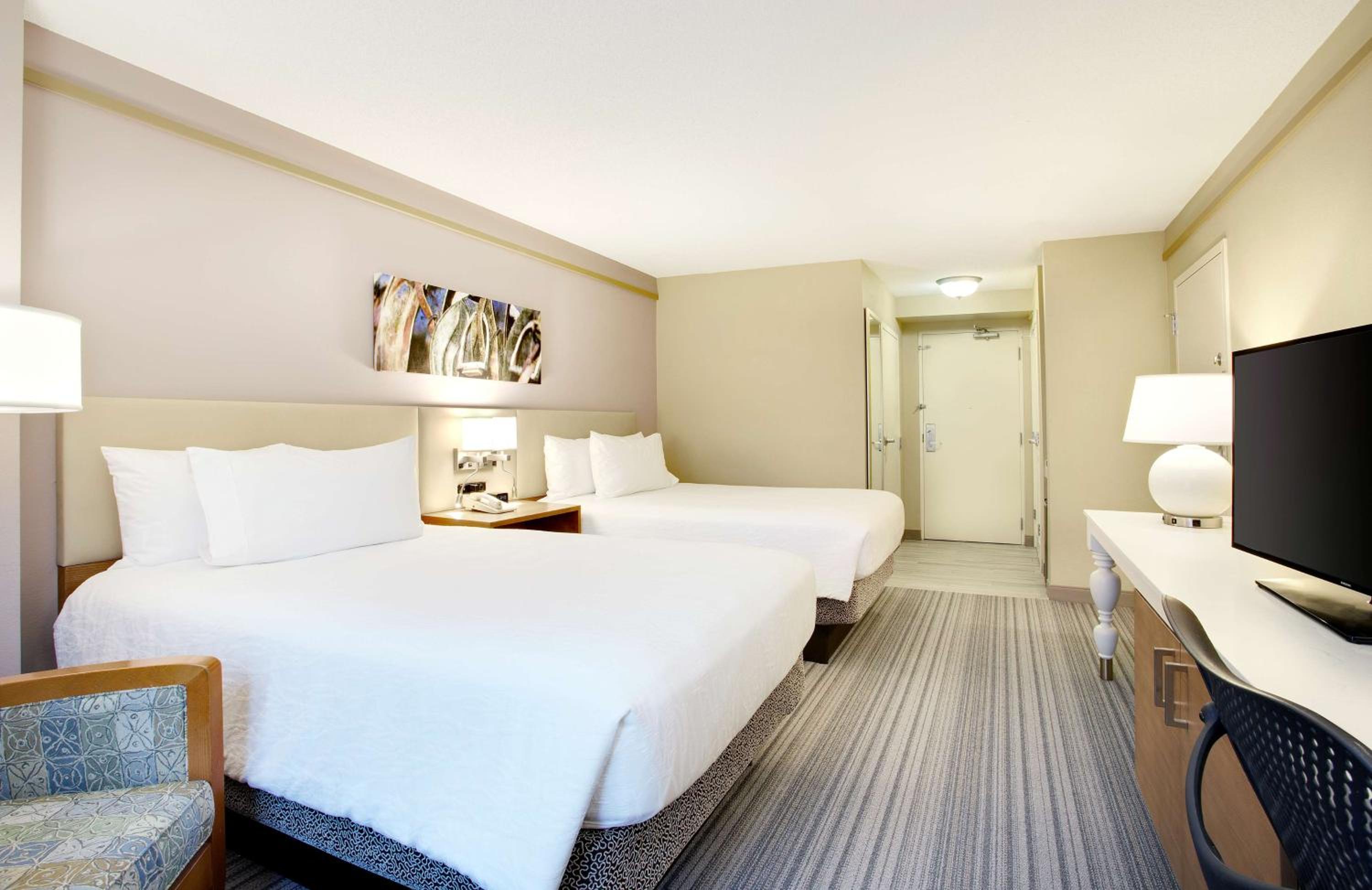 Double Room with Two Double Beds - Photo 8