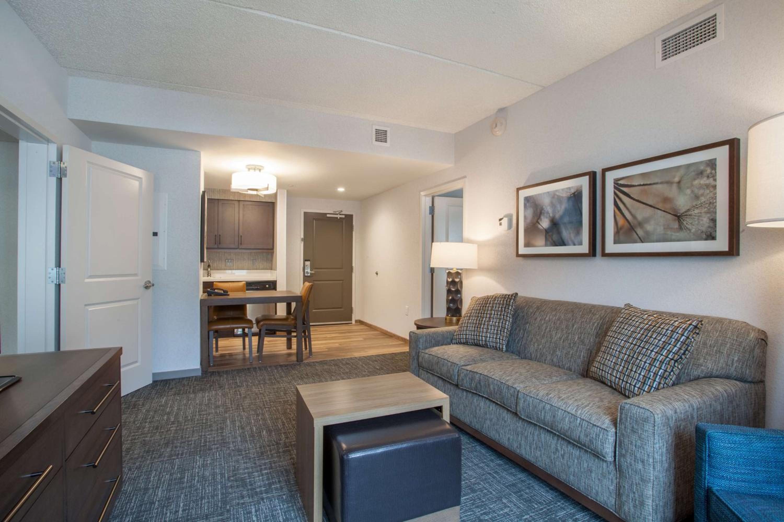 Two-Bedroom Suite - Hearing Access/Non-Smoking