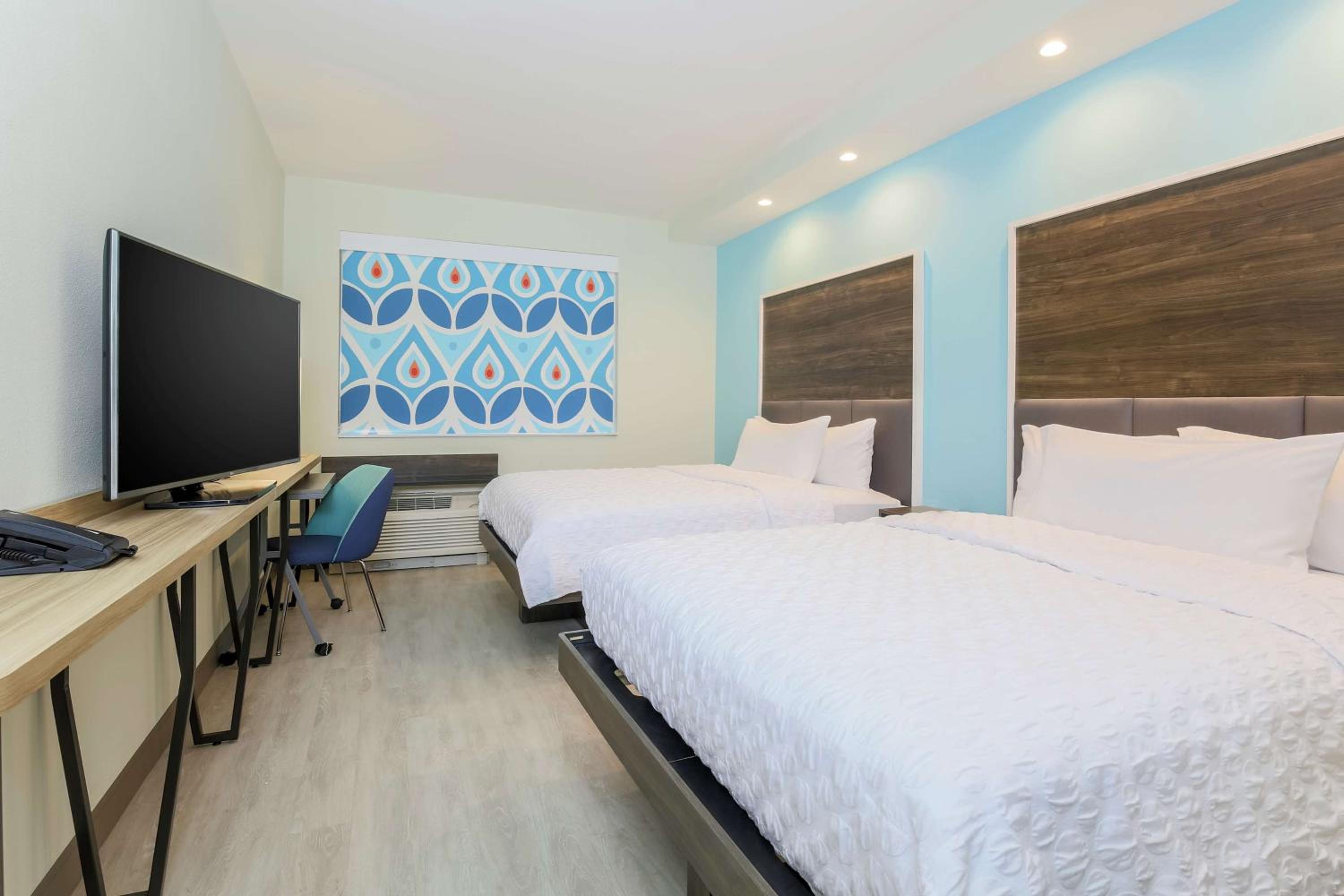 Queen Room with Two Queen Beds - Mobility Access