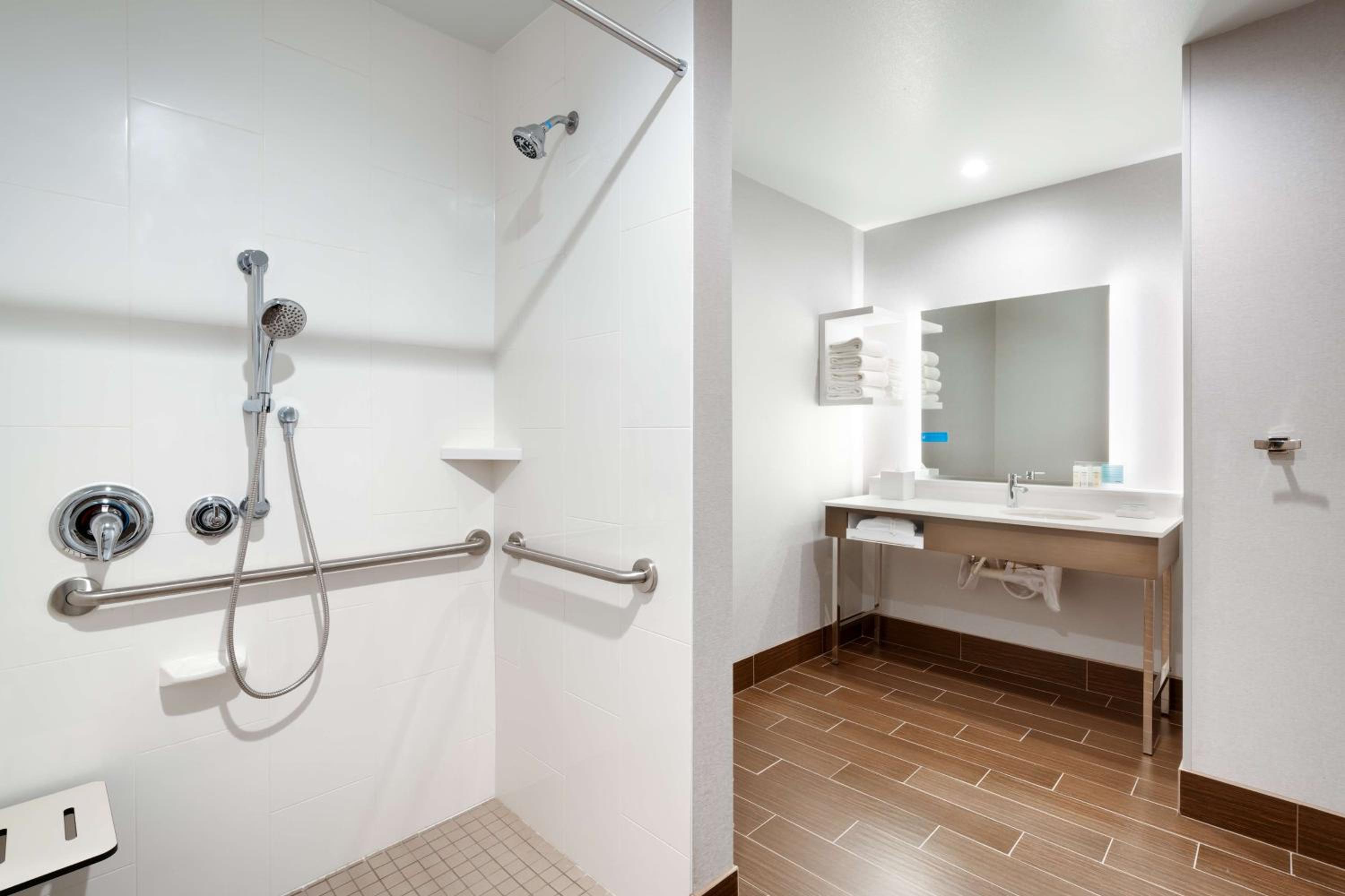 King Studio Suite - Photo 3