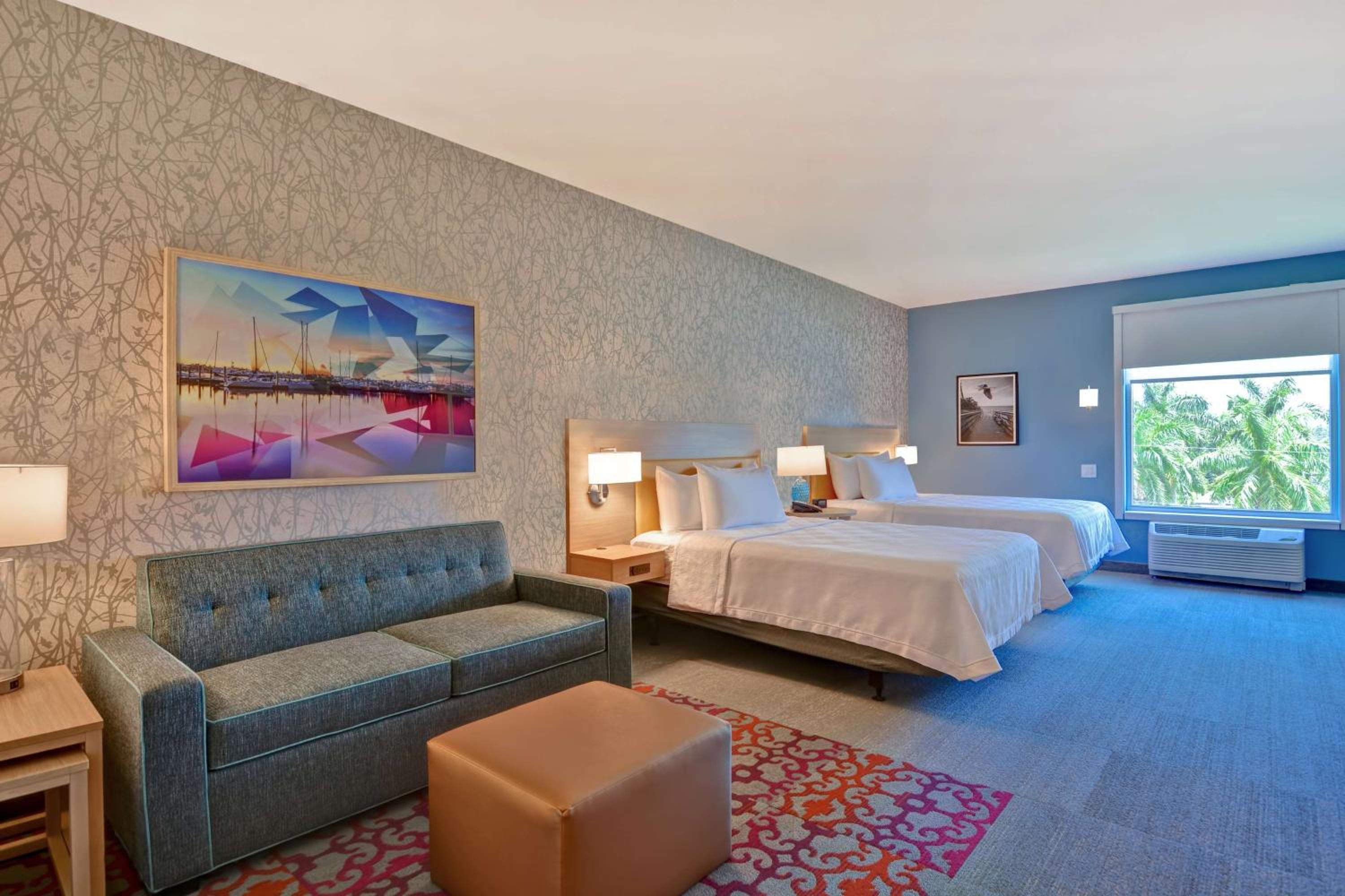 Queen Studio with Two Queen Beds - Non-Smoking - Photo 2