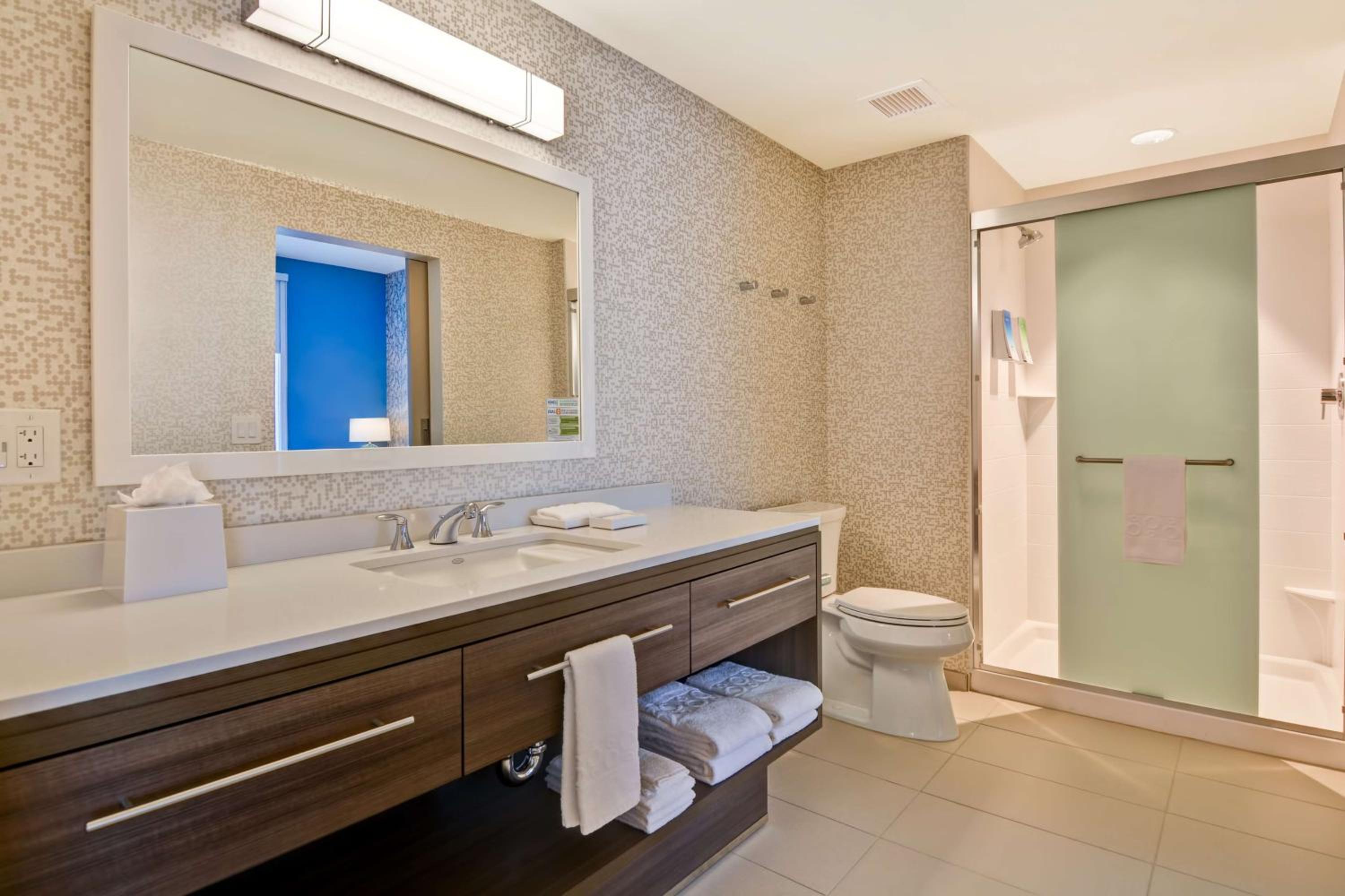 One-Bedroom King Suite - Non-Smoking - Photo 3
