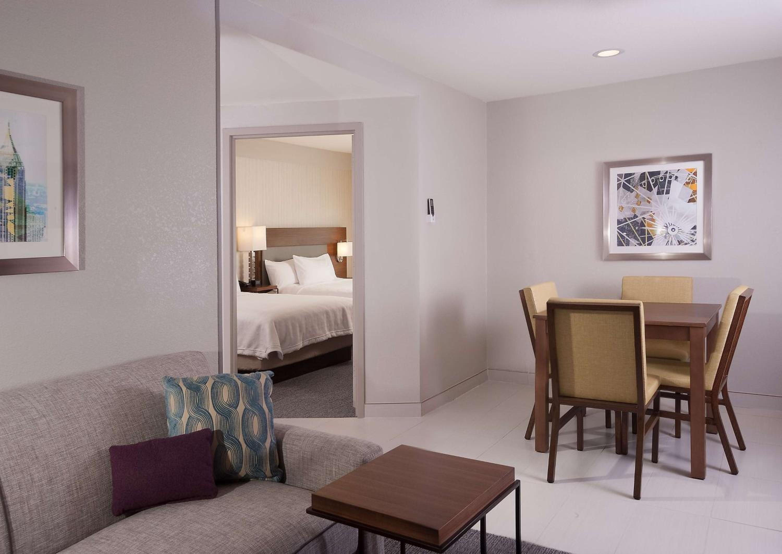One-Bedroom Queen Suite with Two Queen Beds - Non-Smoking - Photo 1