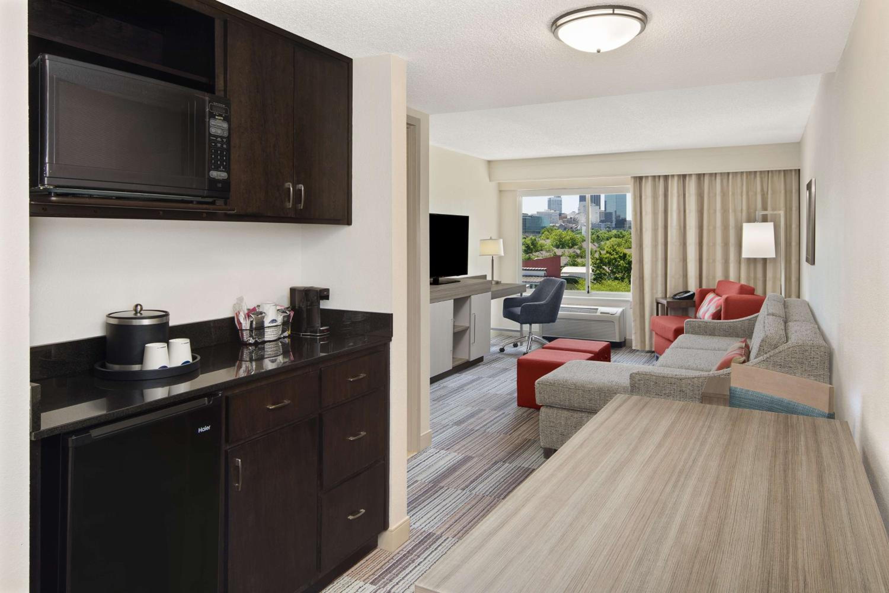 One-Bedroom King Suite with Sofa Bed - Non-Smoking - Photo 3