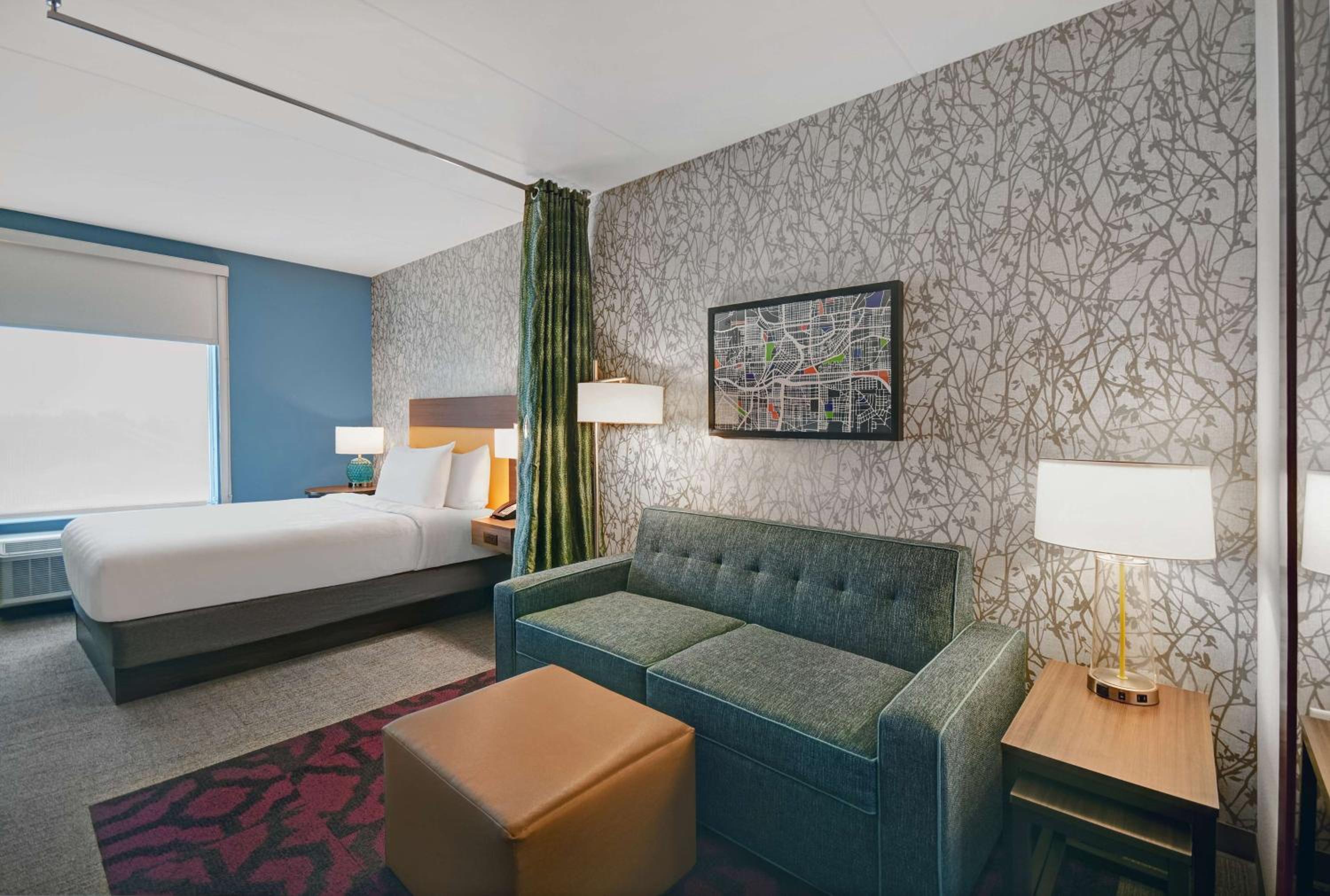 Queen Suite - Photo 2