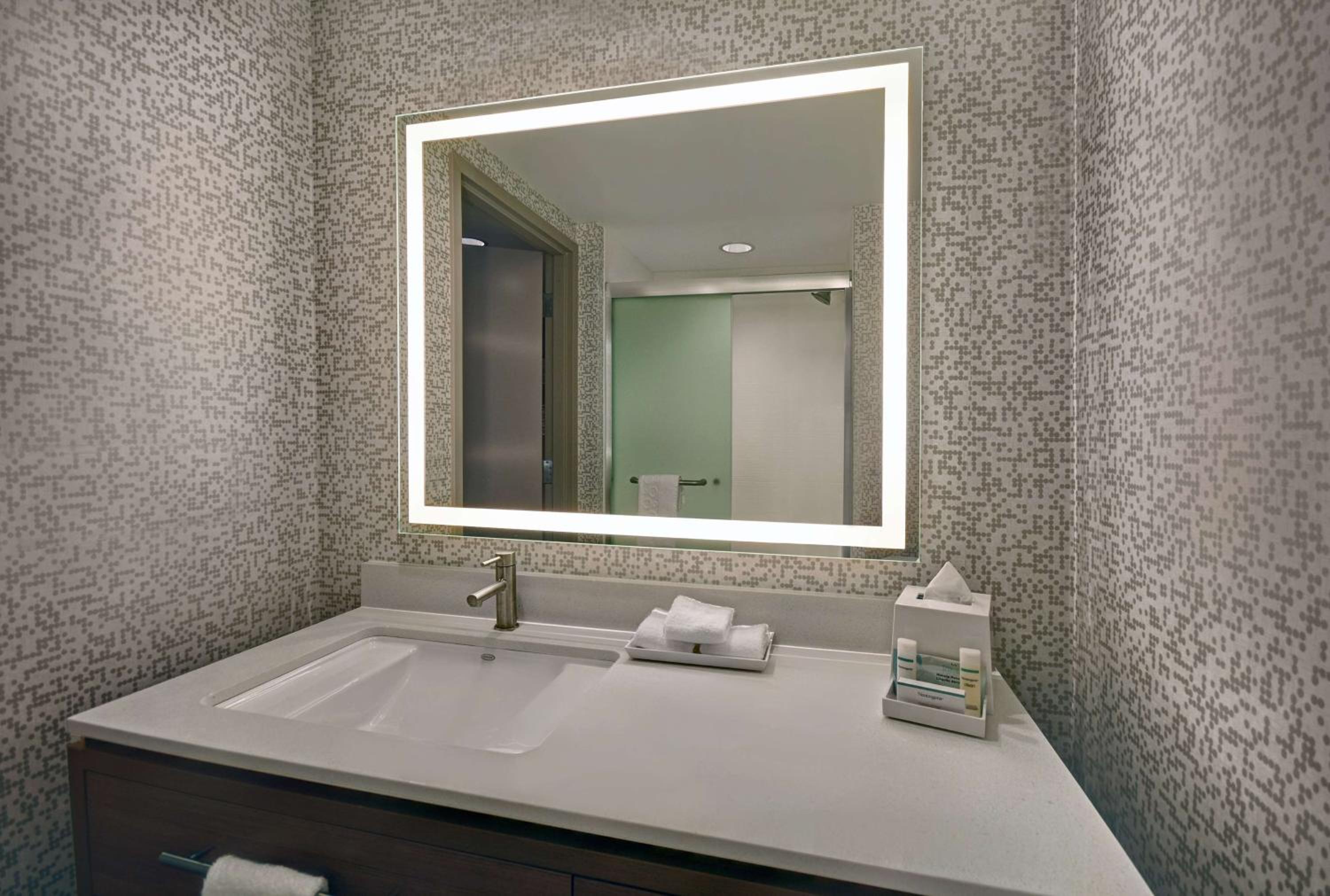 Queen Suite - Photo 4