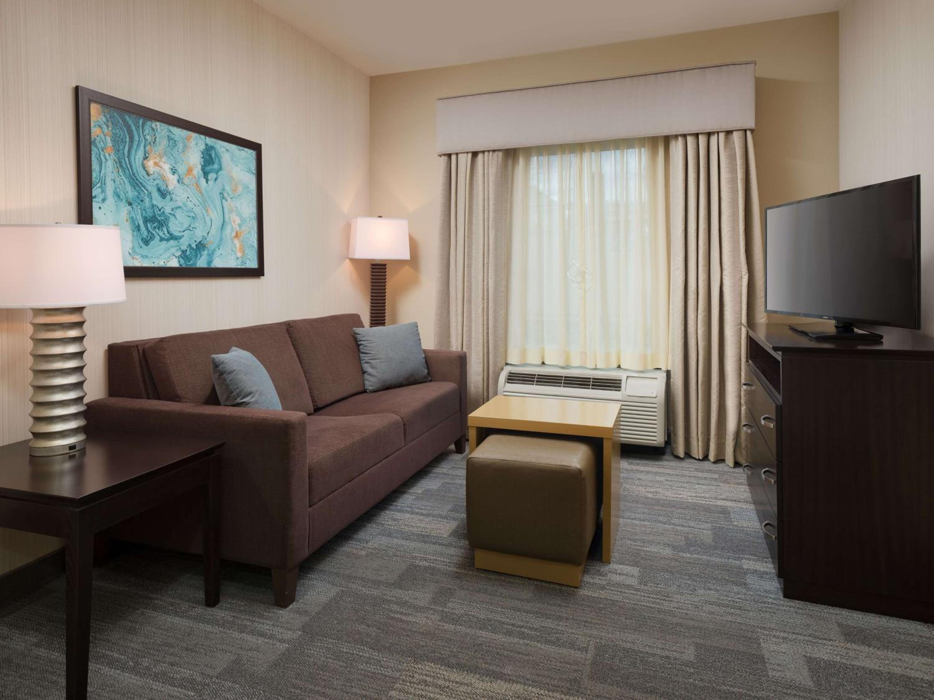 One-Bedroom King Suite - Non-Smoking - Photo 3