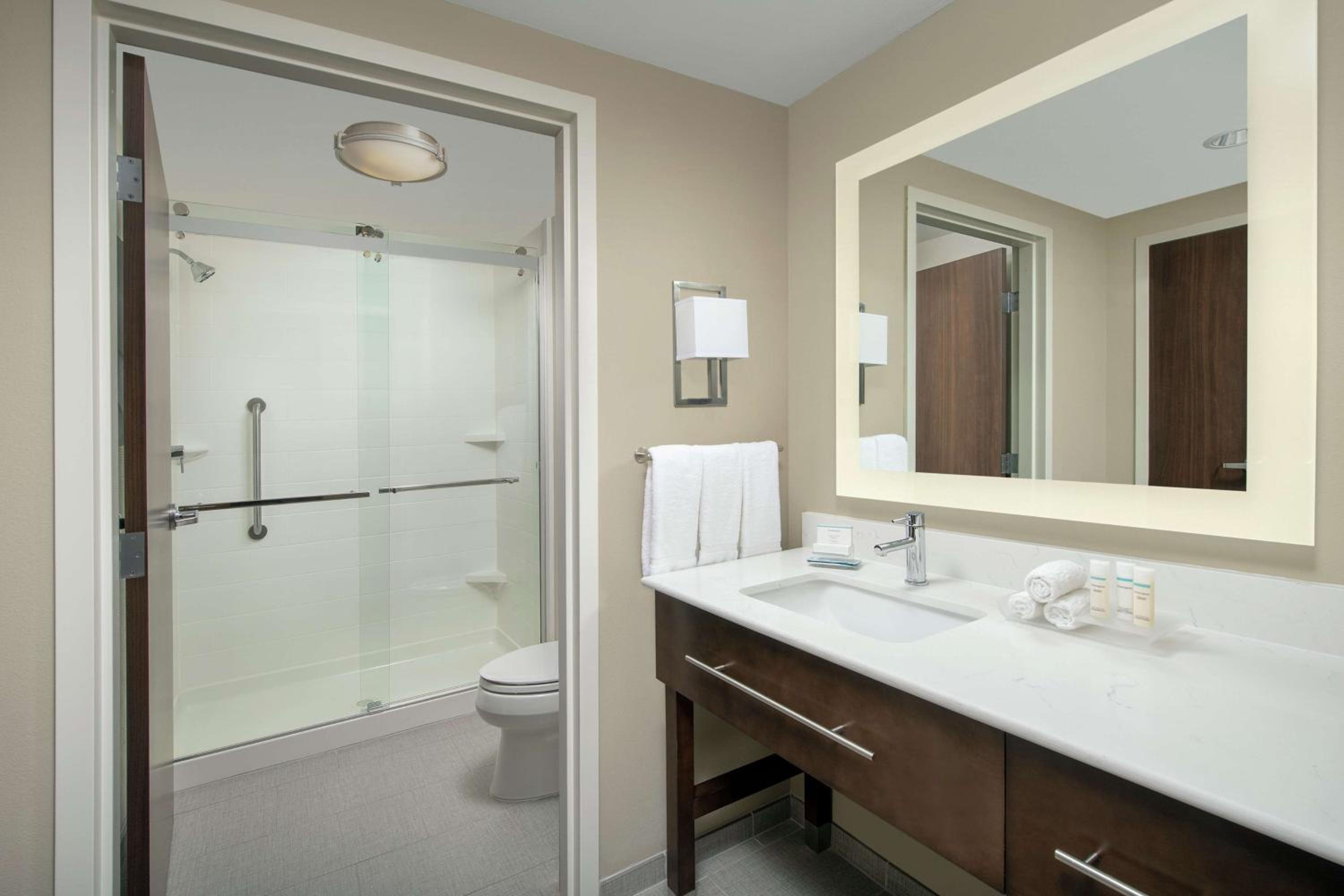 Queen Studio with Two Queen Beds - Mobility and Hearing Access/Non-Smoking