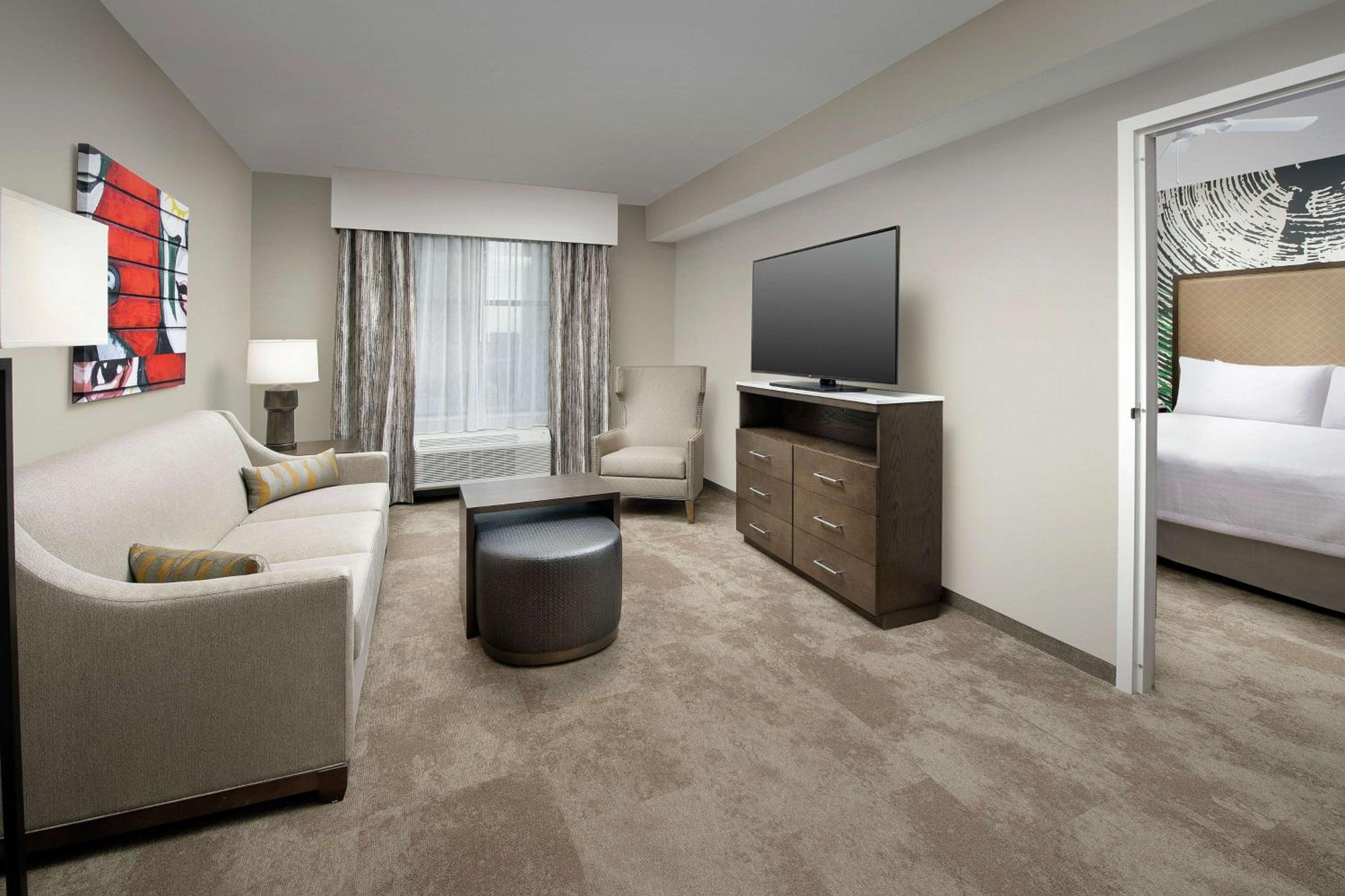 One-Bedroom King Suite - Non-Smoking