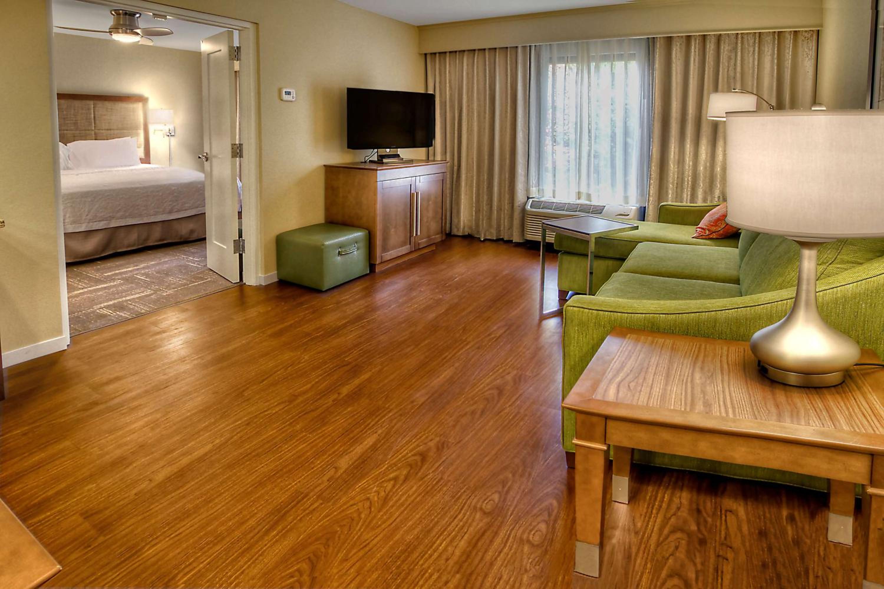 One-Bedroom King Suite - Photo 5