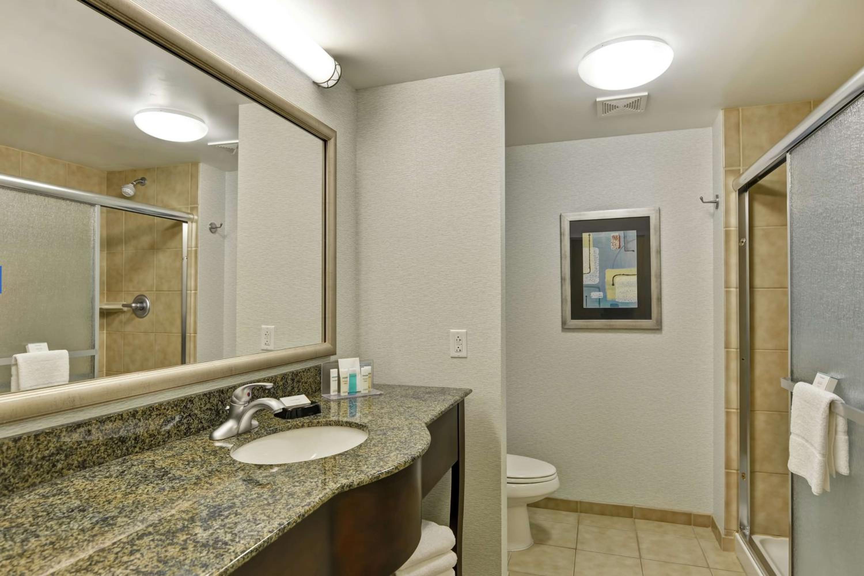 King Room - Non-Smoking - Photo 3