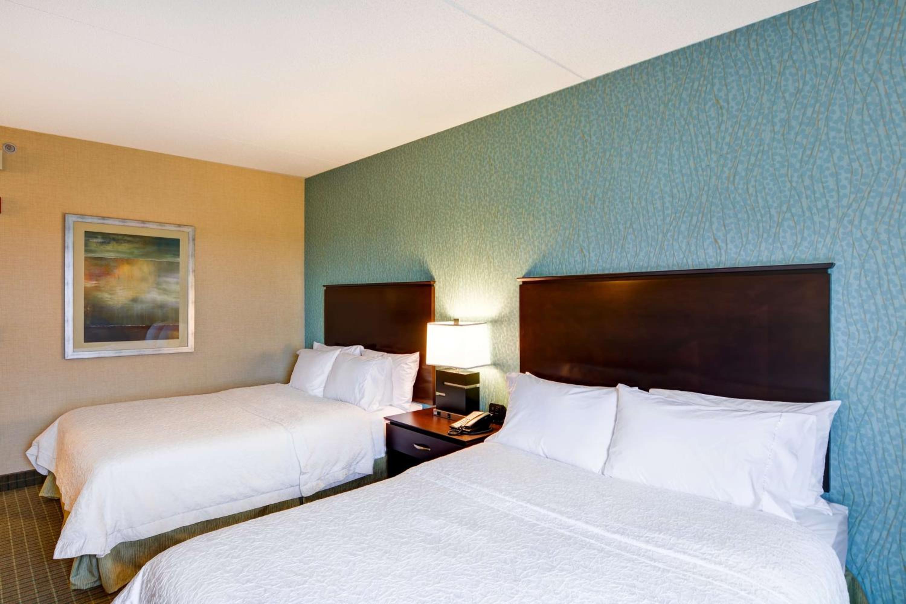 Queen Room with Two Queen Beds - Non-Smoking - Photo 1