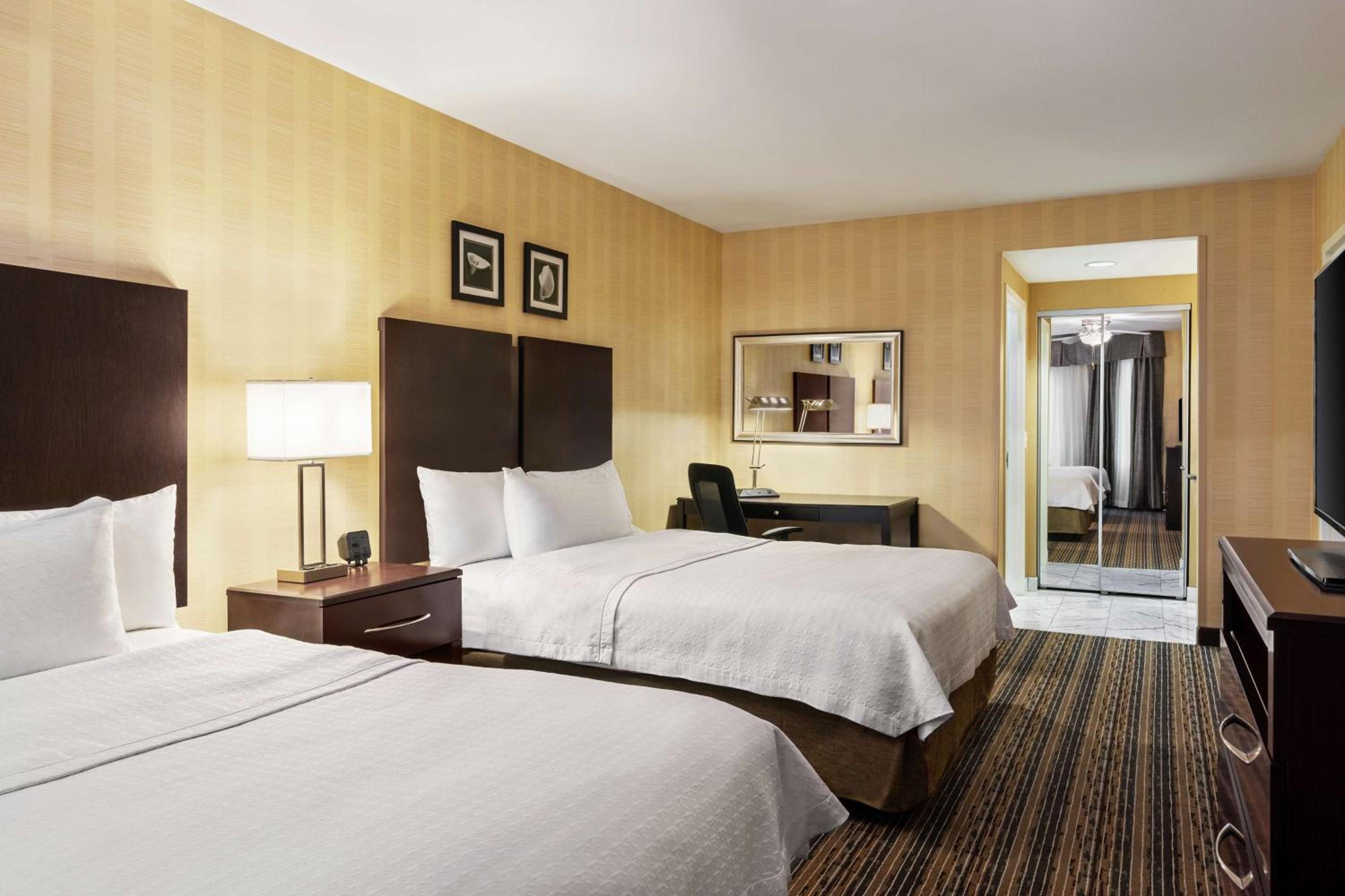 One-Bedroom Queen Suite with Two Queen Beds - Non-Smoking - Photo 1